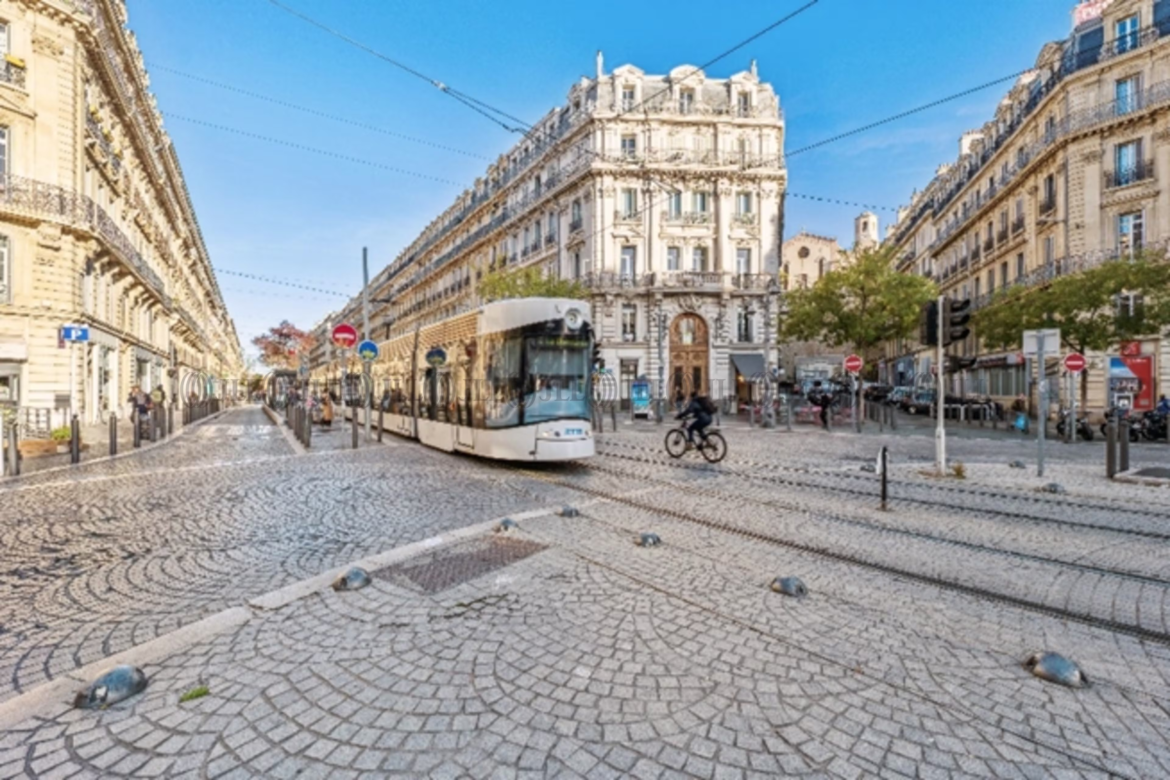  RUE DE LA REPUBLIQUE