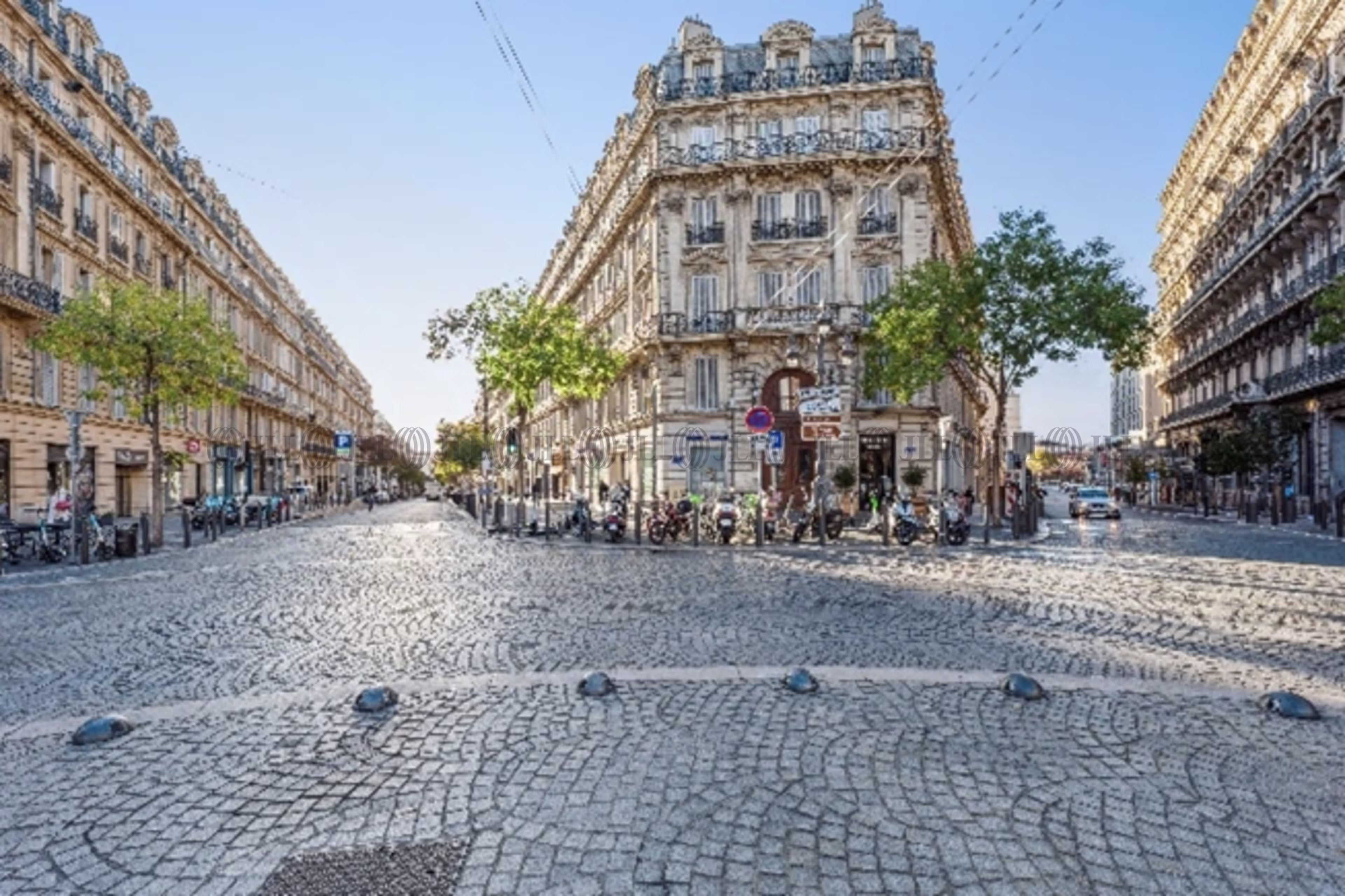  RUE DE LA REPUBLIQUE