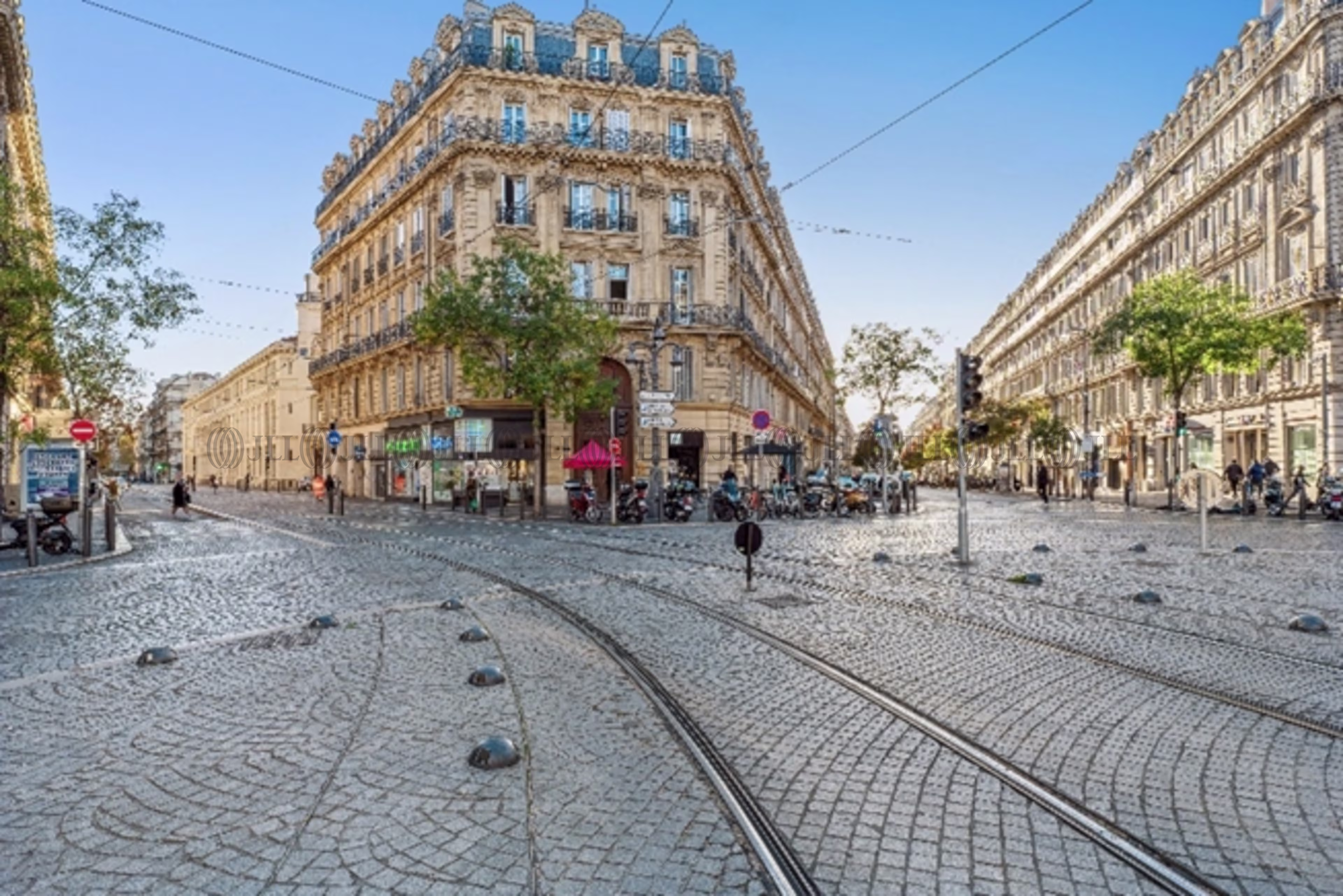  RUE DE LA REPUBLIQUE