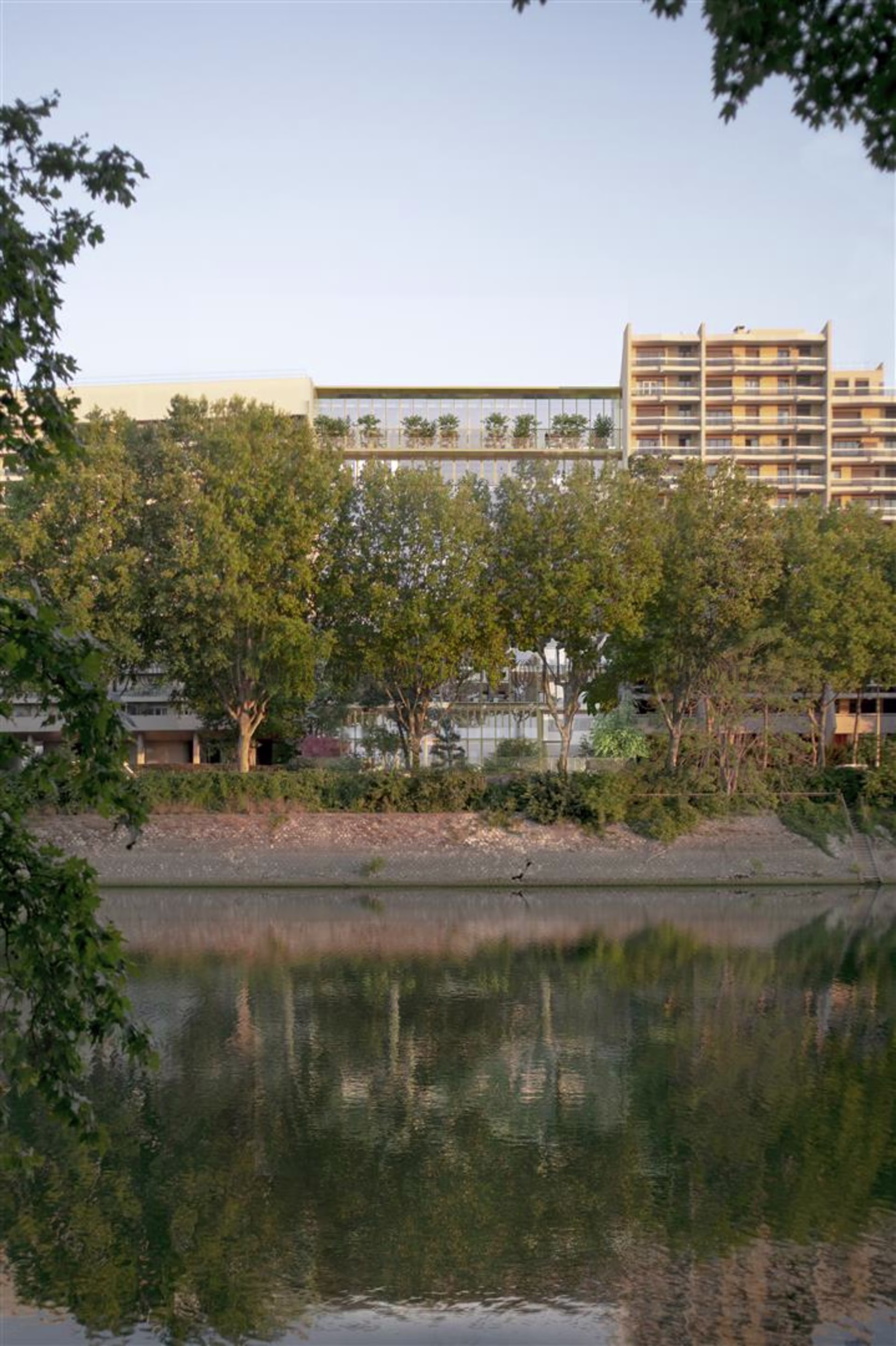 56 QUAI DE DION BOUTON