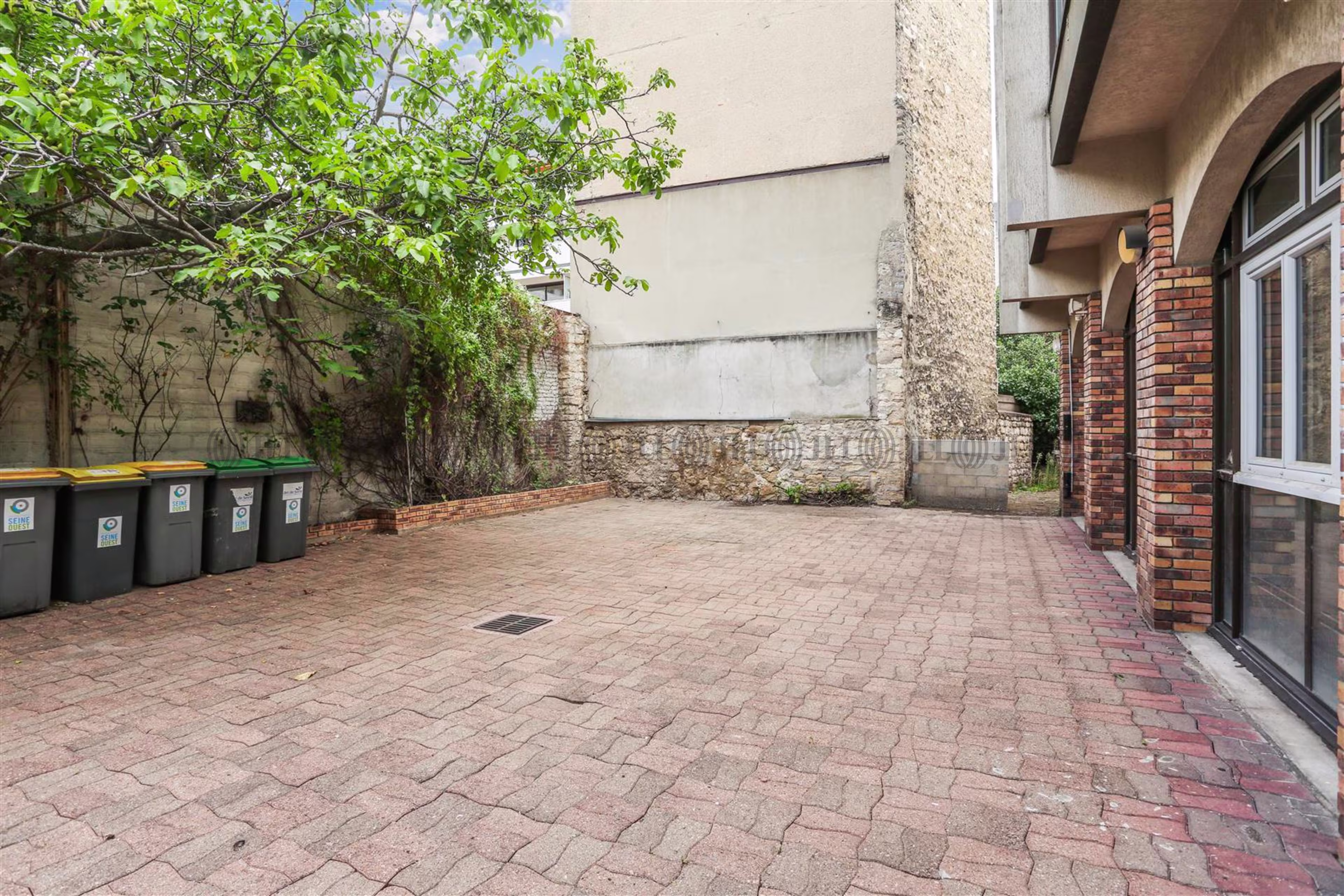 28 RUE ERNEST RENAN