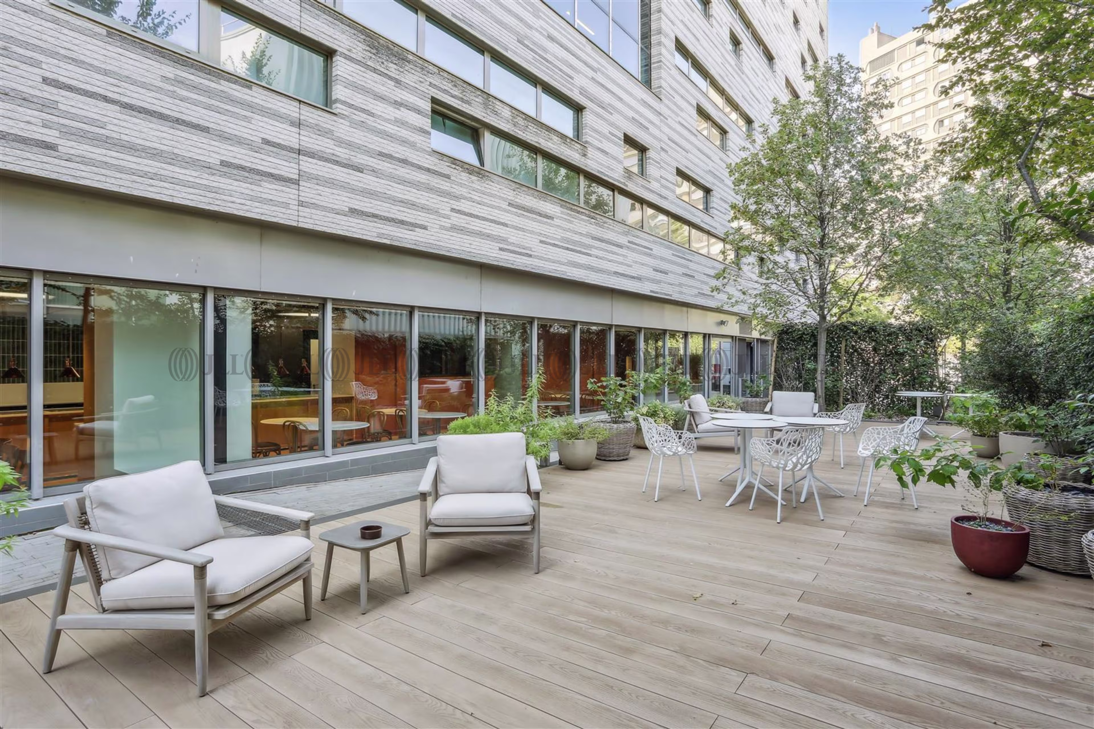 892-896 RUE YVES KERMEN