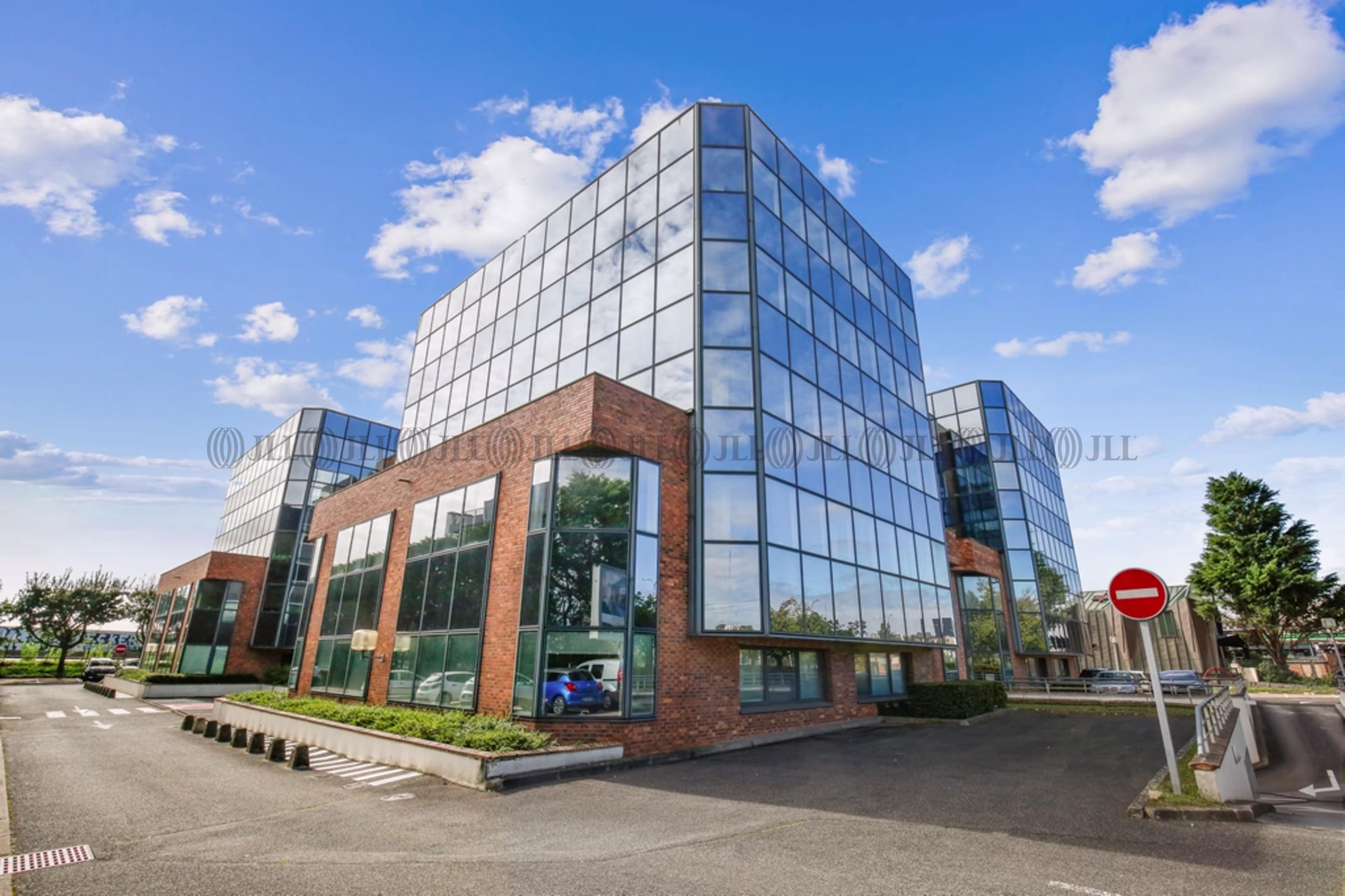 23 AVENUE LOUIS BREGUET