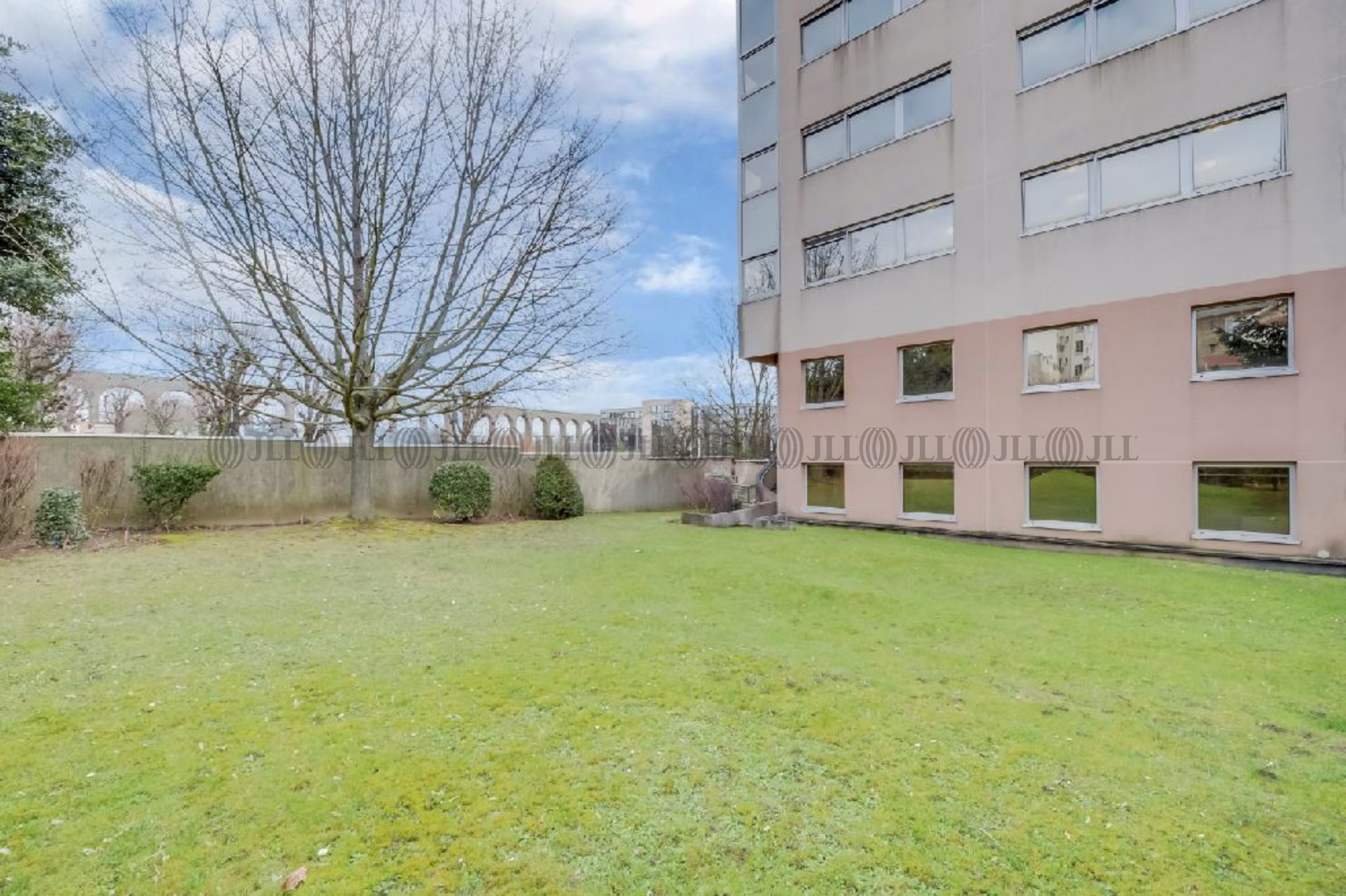 18 AVENUE CARNOT