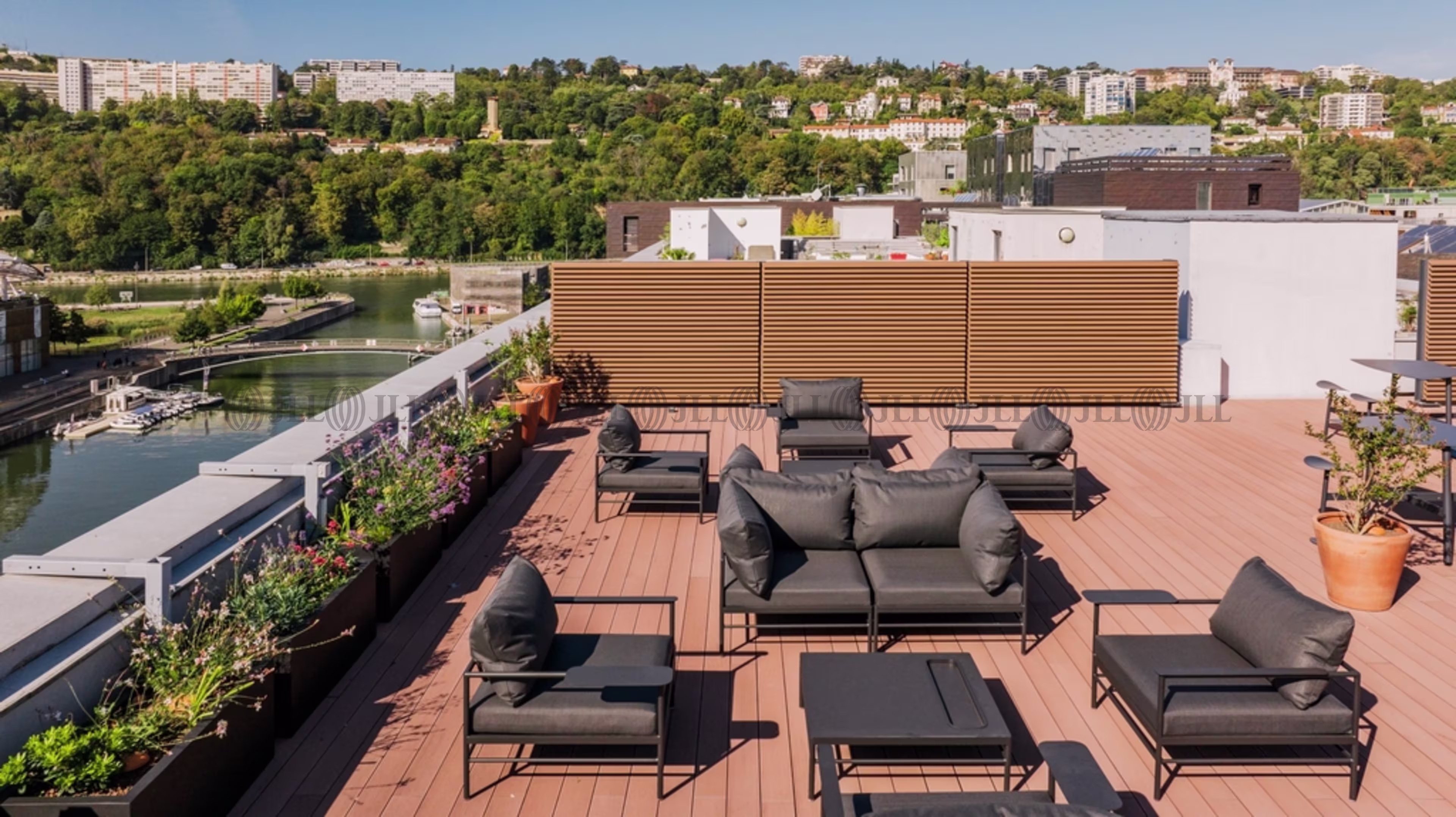 12 RUE CASIMIR PERIER