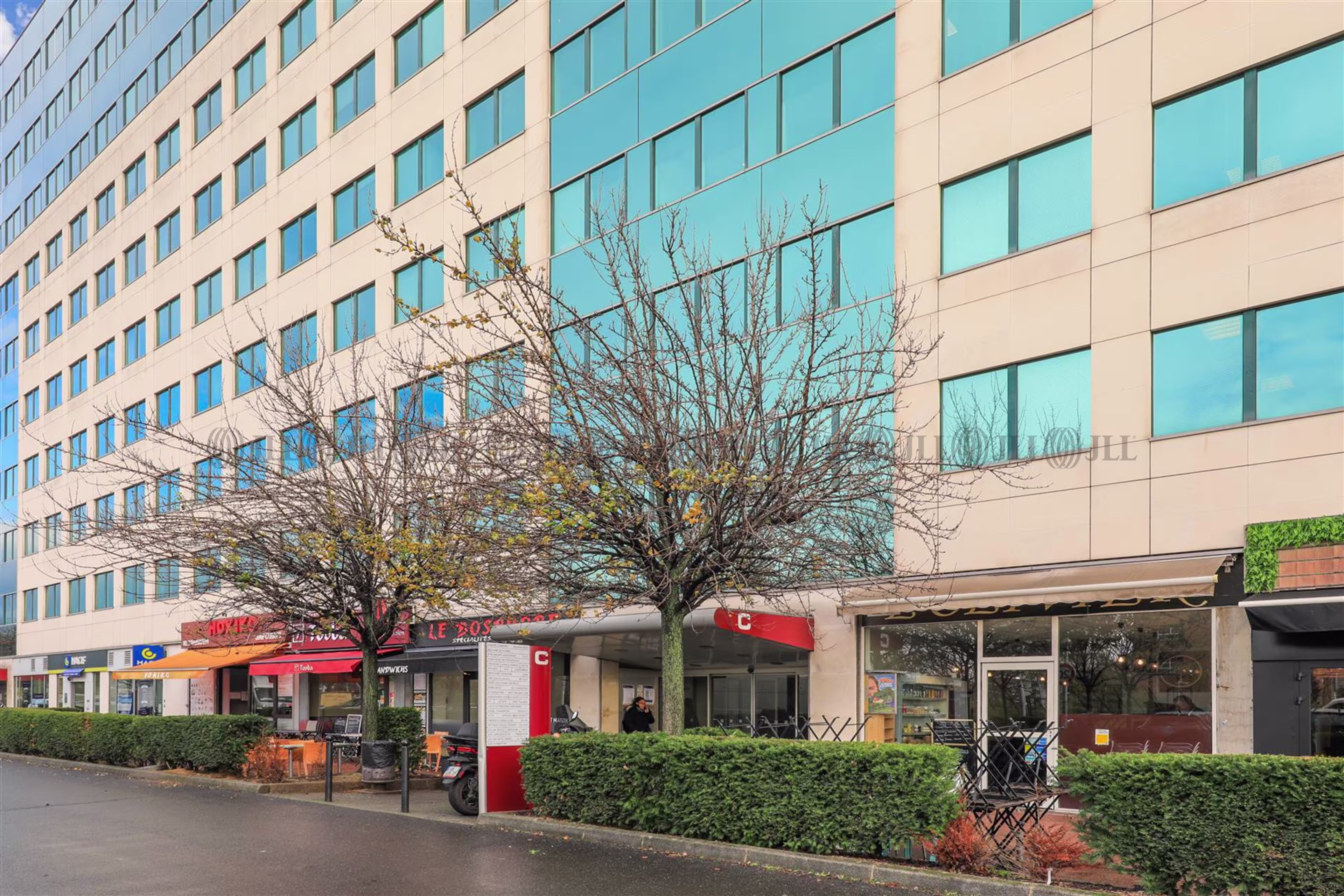 4 AVENUE LAURENT CELY