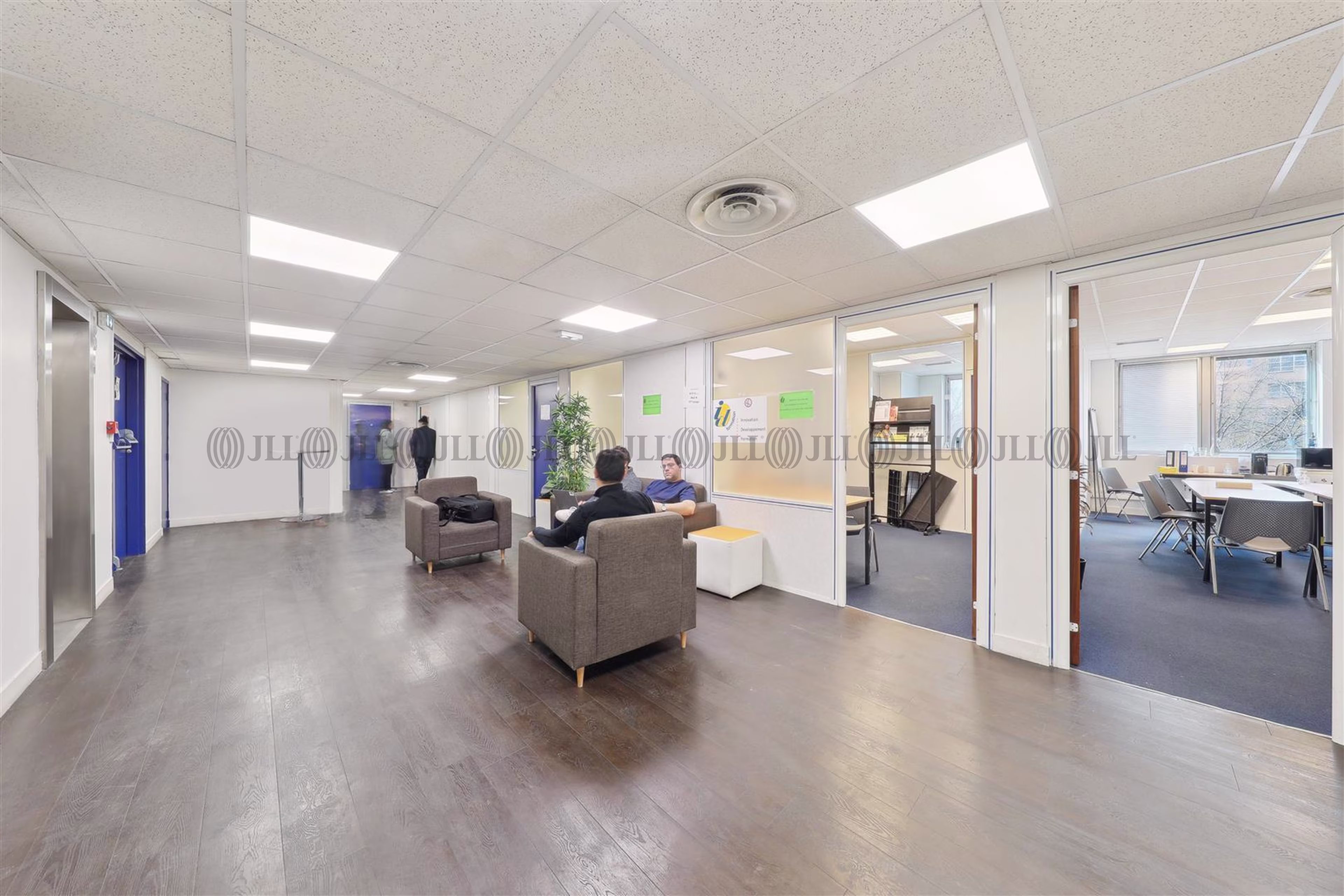 4 AVENUE LAURENT CELY