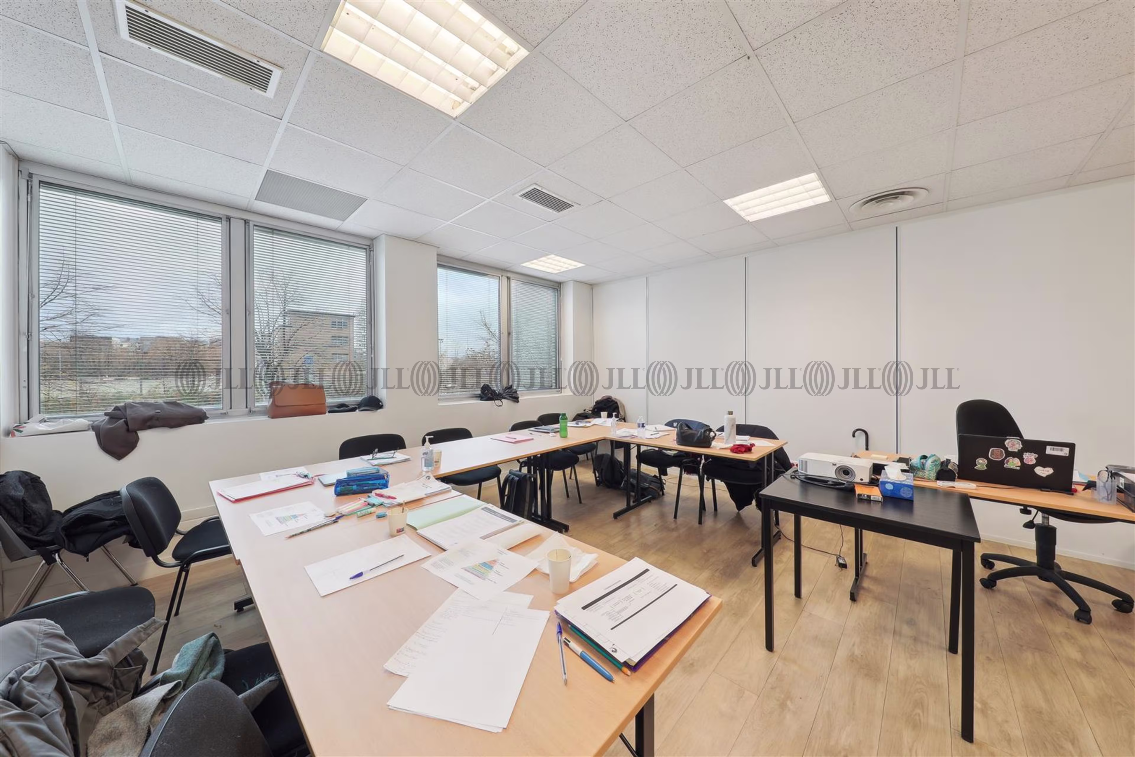 4 AVENUE LAURENT CELY
