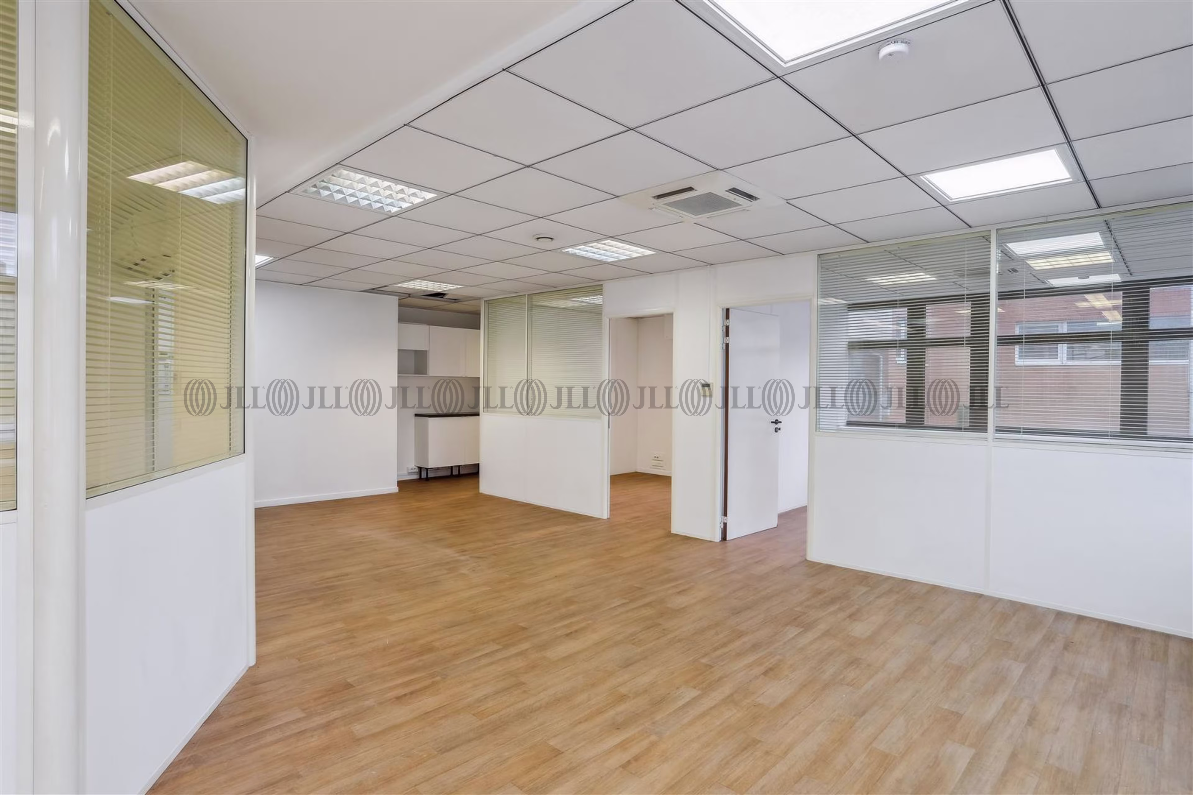 16 RUE JEAN JACQUES ROUSSEAU