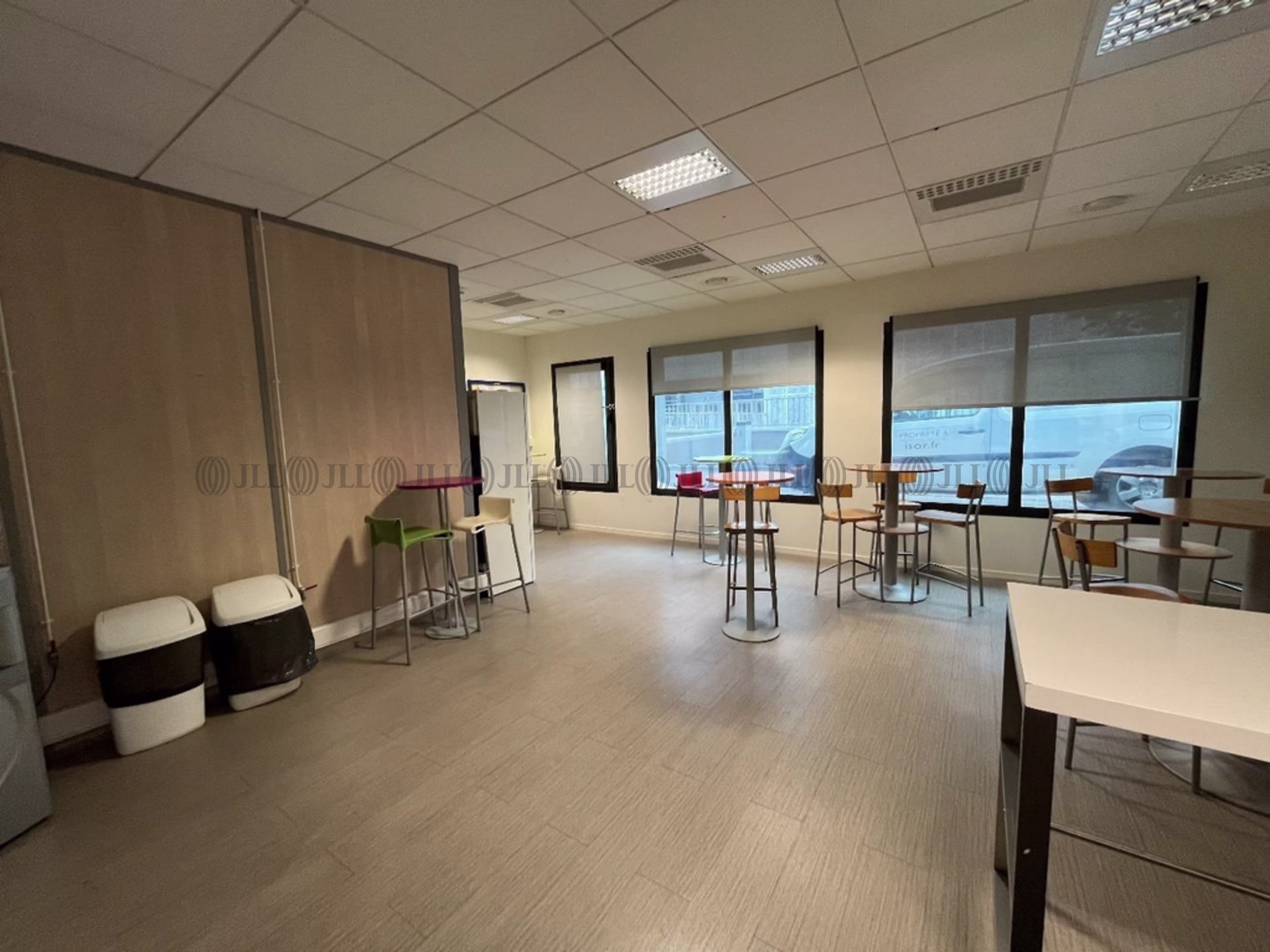 37-39 RUE SERGENT MICHEL BERTHET
