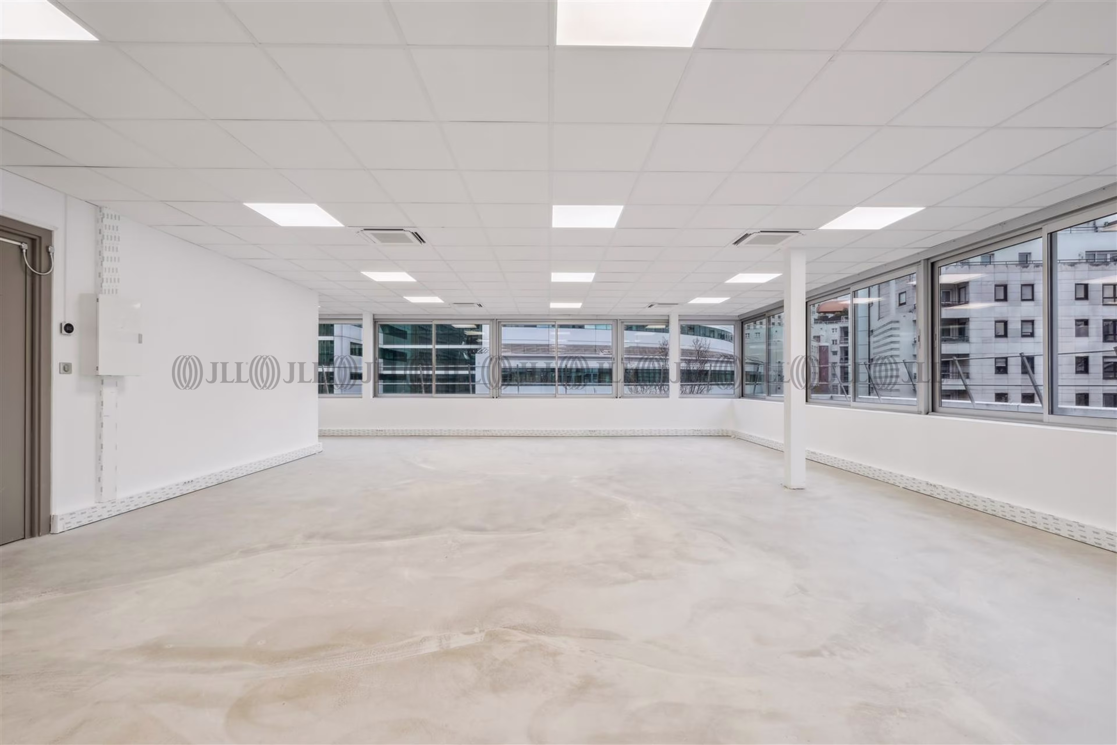 2-4 RUE DE L'ABREUVOIR