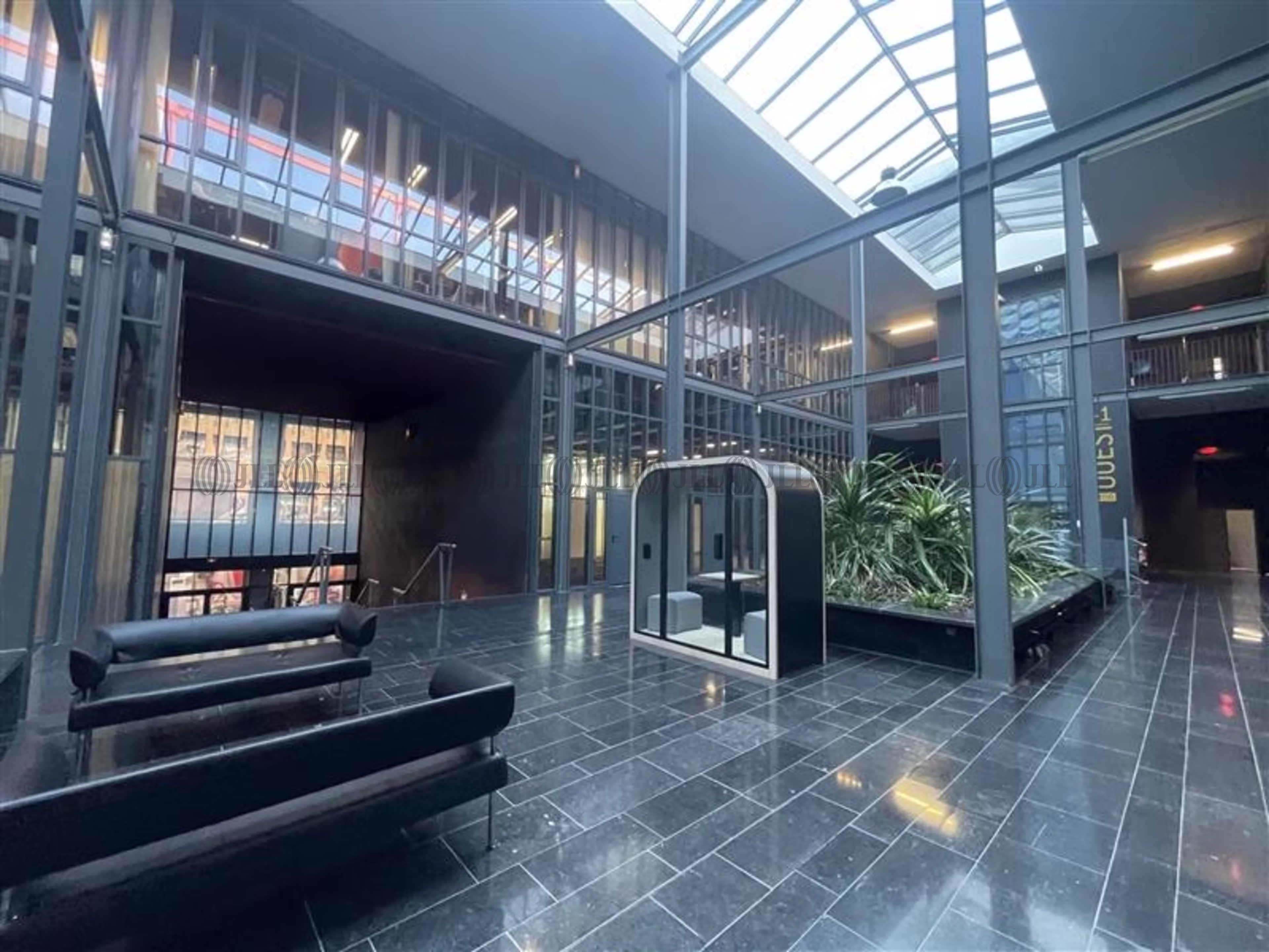 165 AVENUE DE BRETAGNE