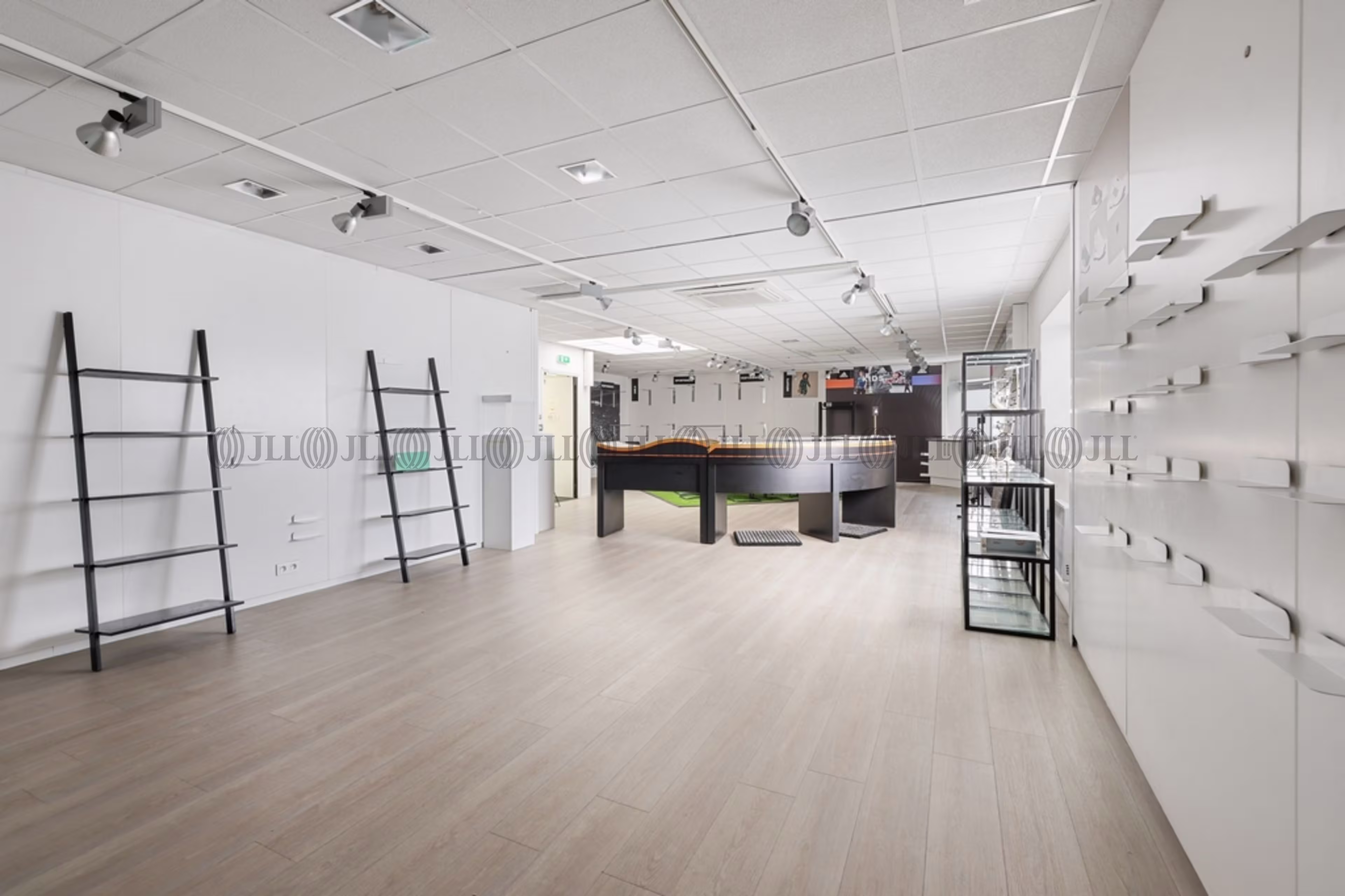 27A ALLEE LAVOISIER