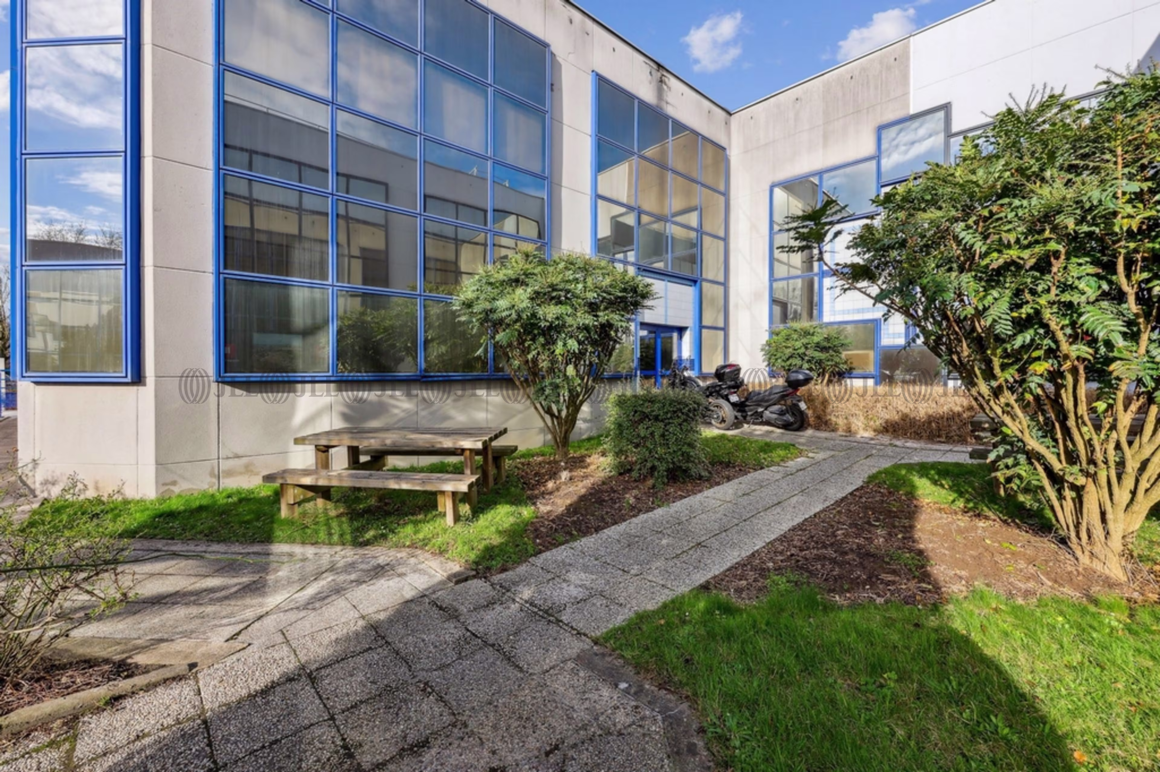 27A ALLEE LAVOISIER