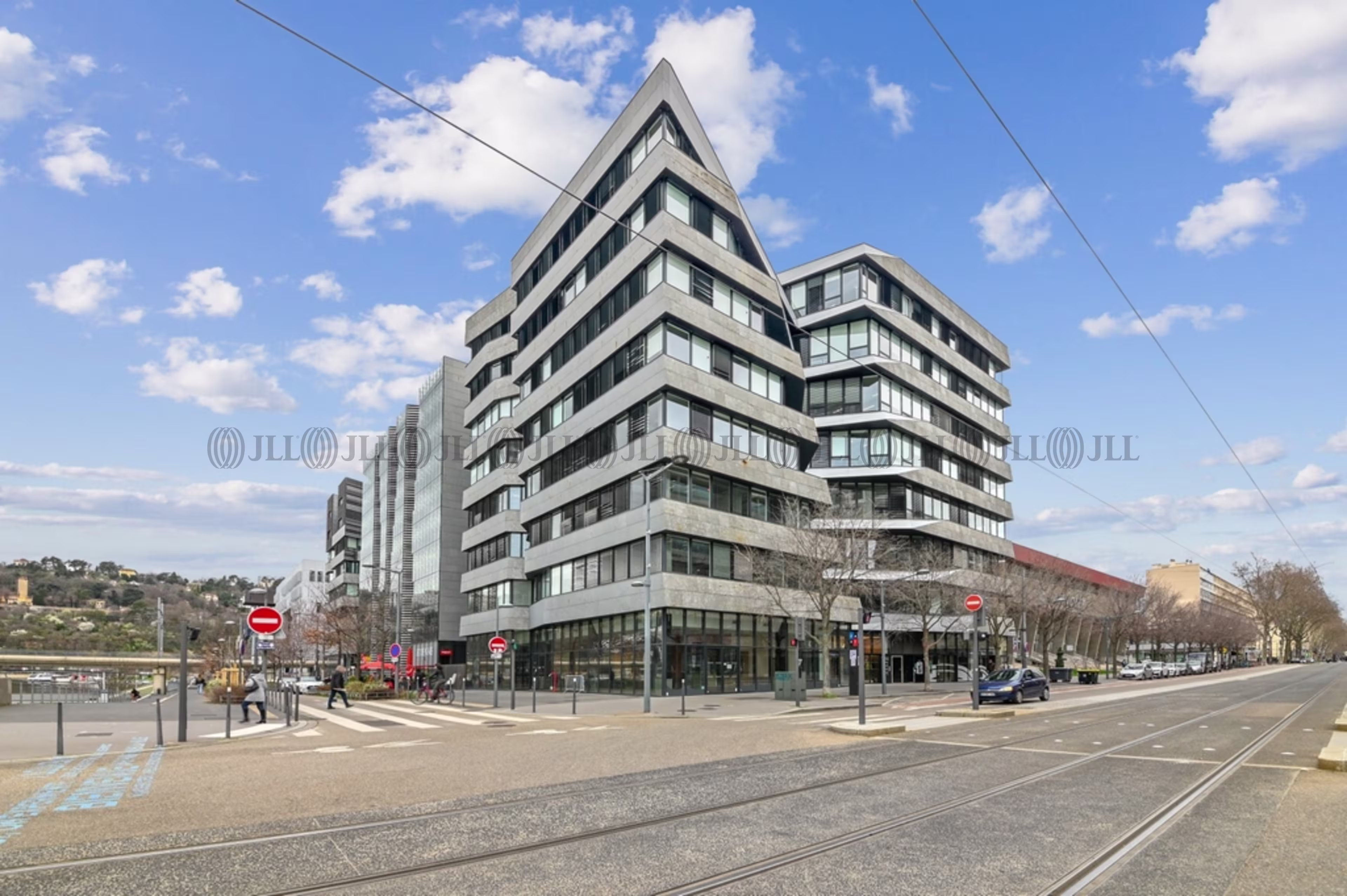 106 COURS CHARLEMAGNE