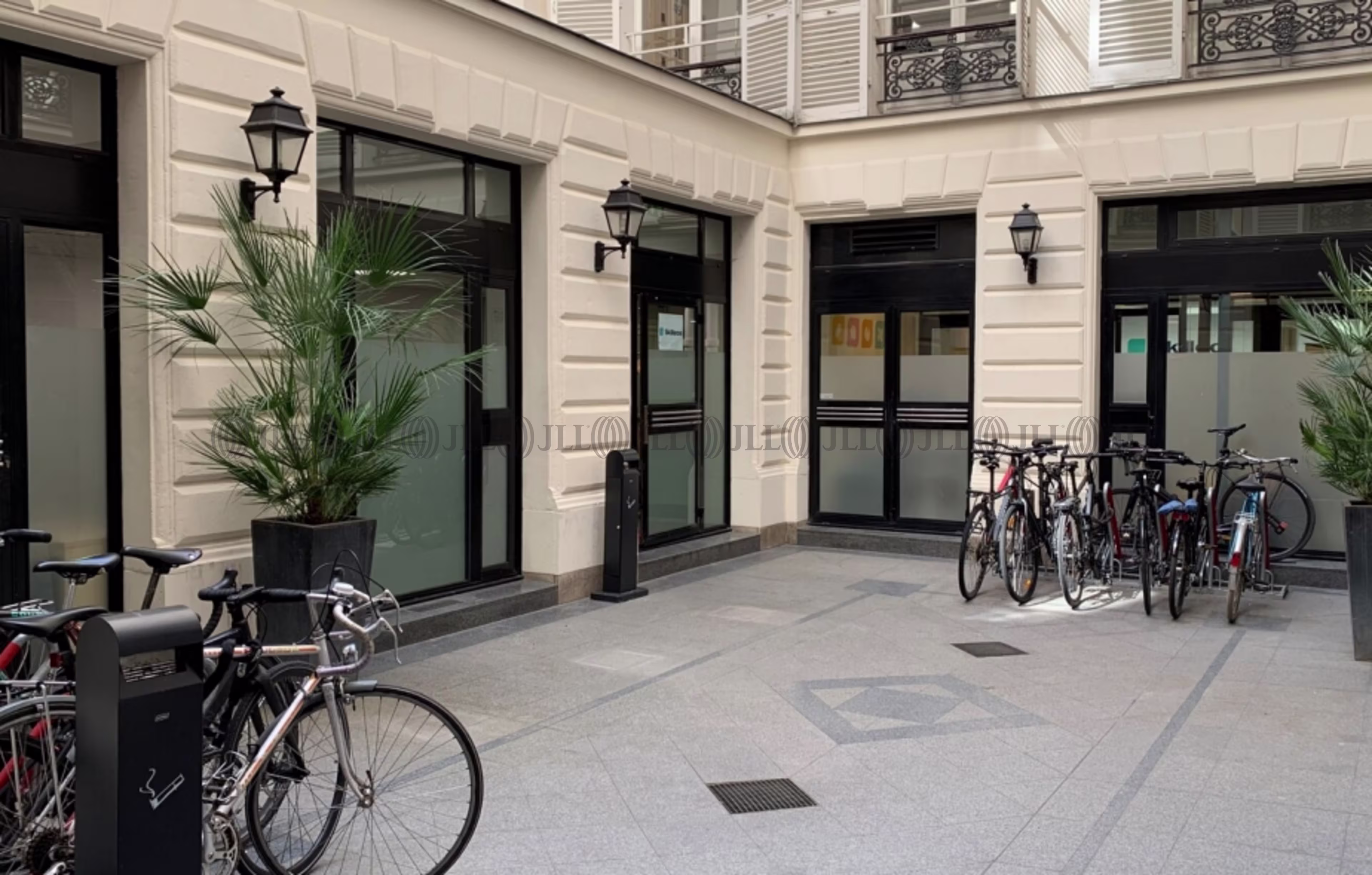 17 RUE DE LA BANQUE