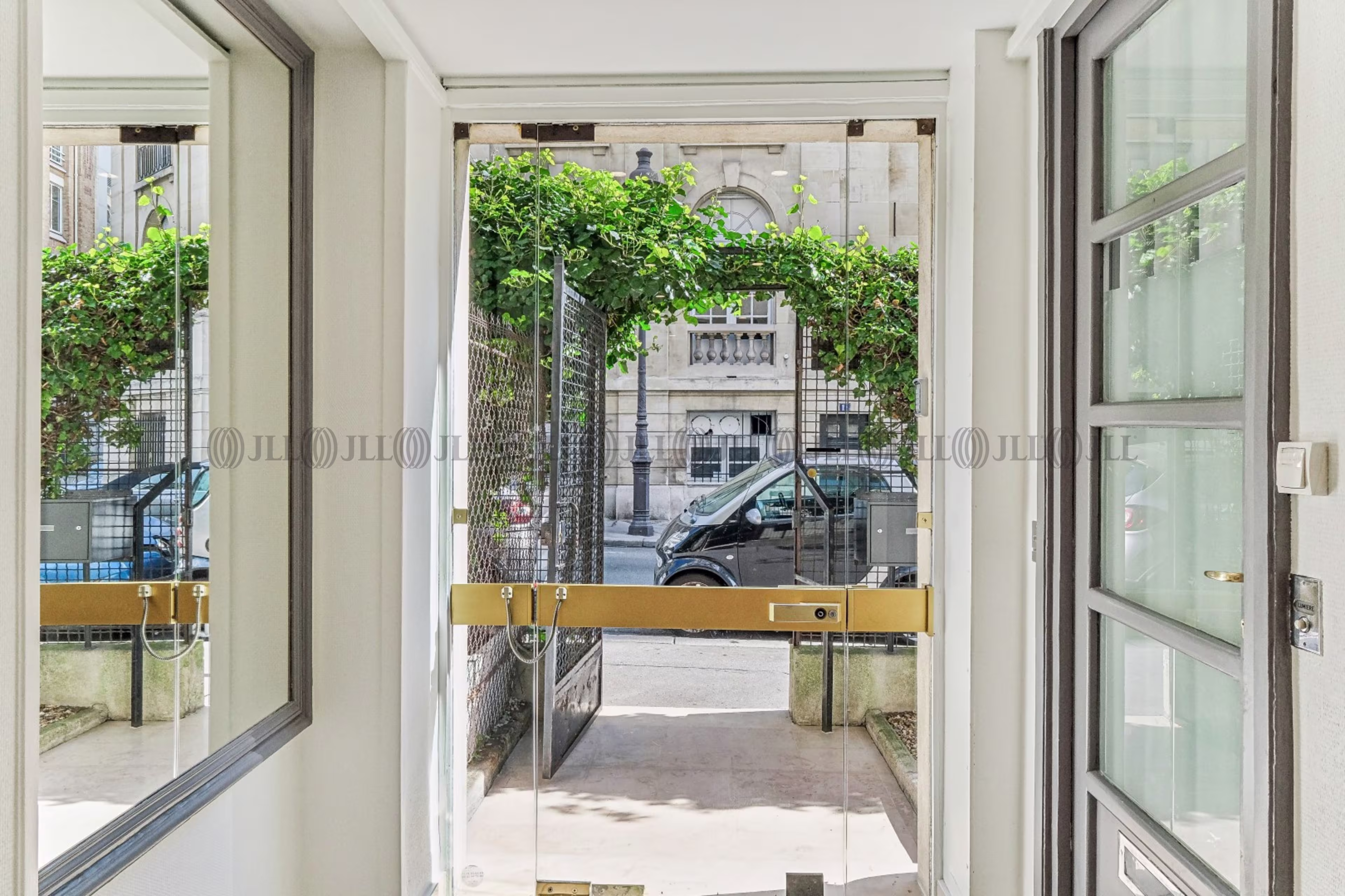 15 RUE HENRI HEINE