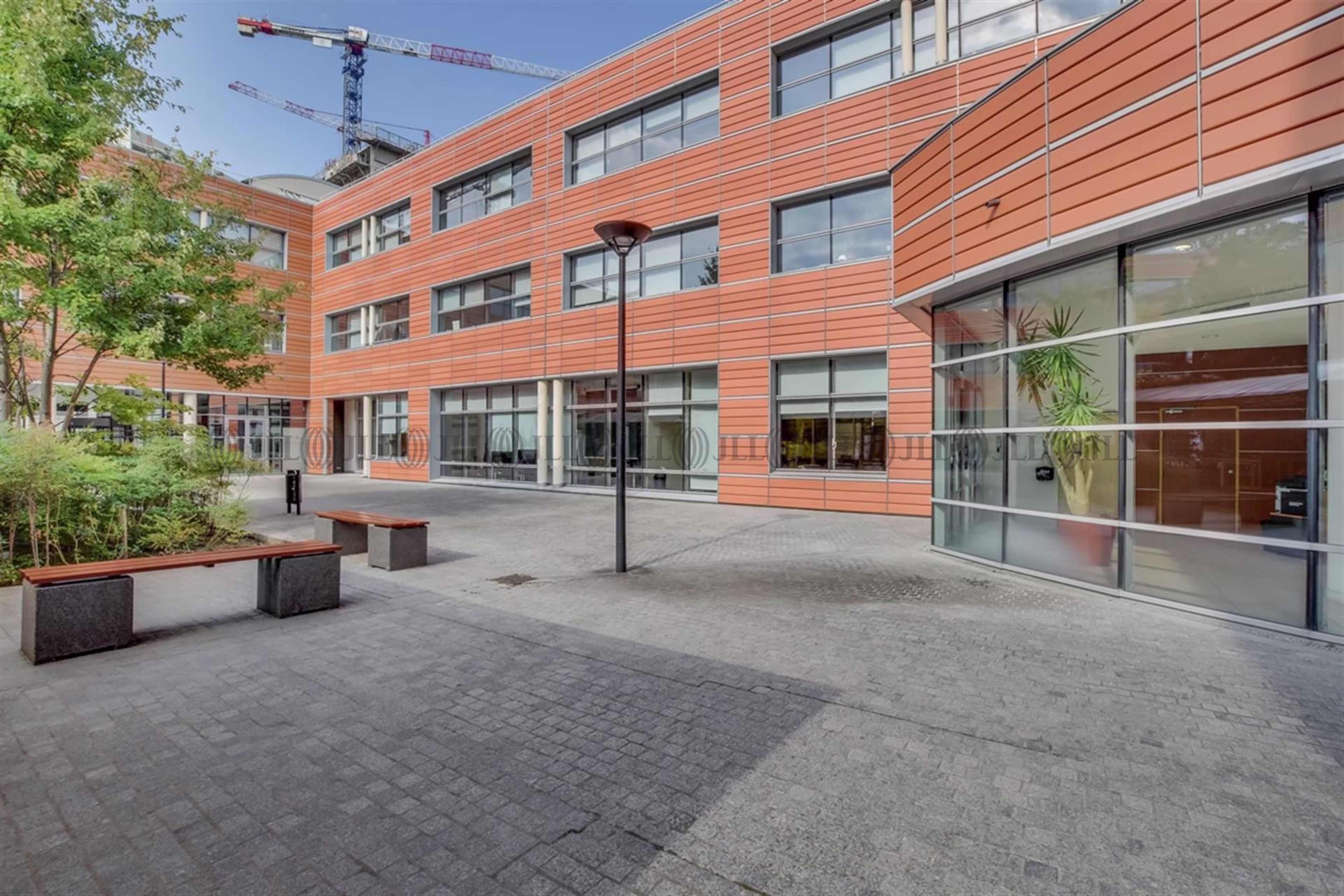 102 AVENUE DE PARIS