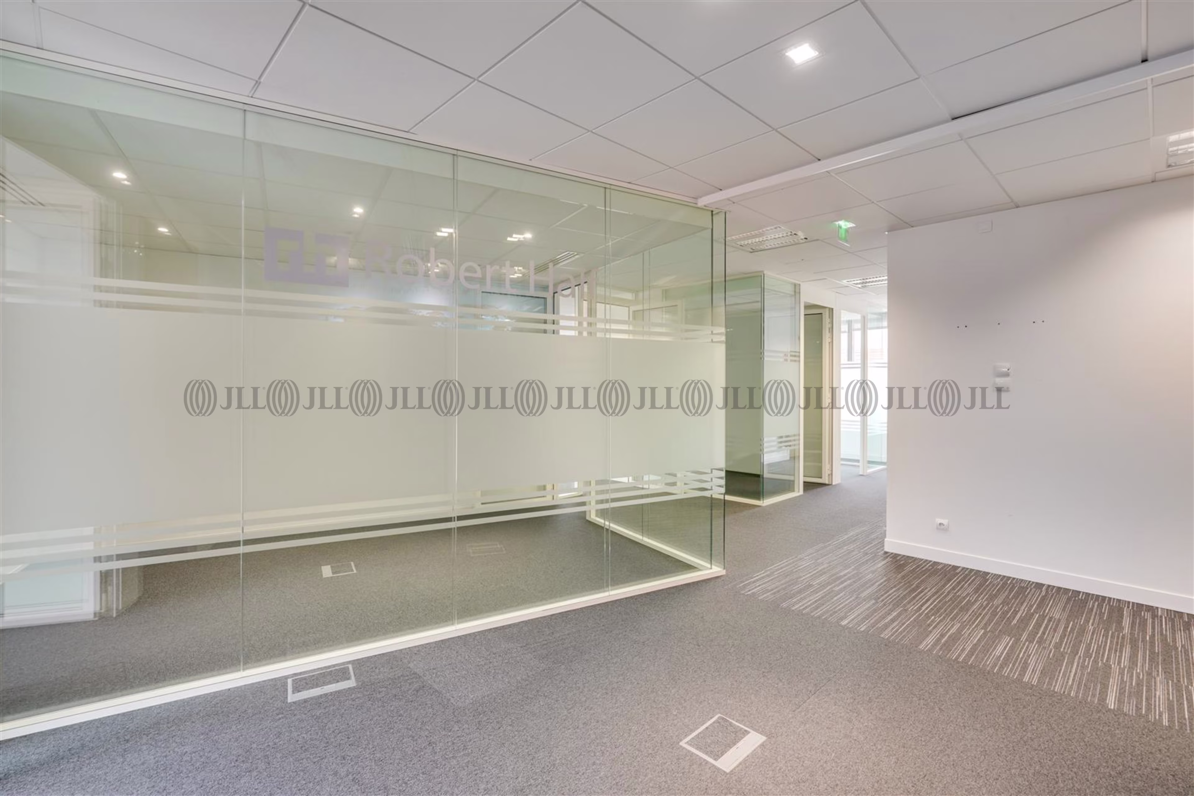 102 AVENUE DE PARIS