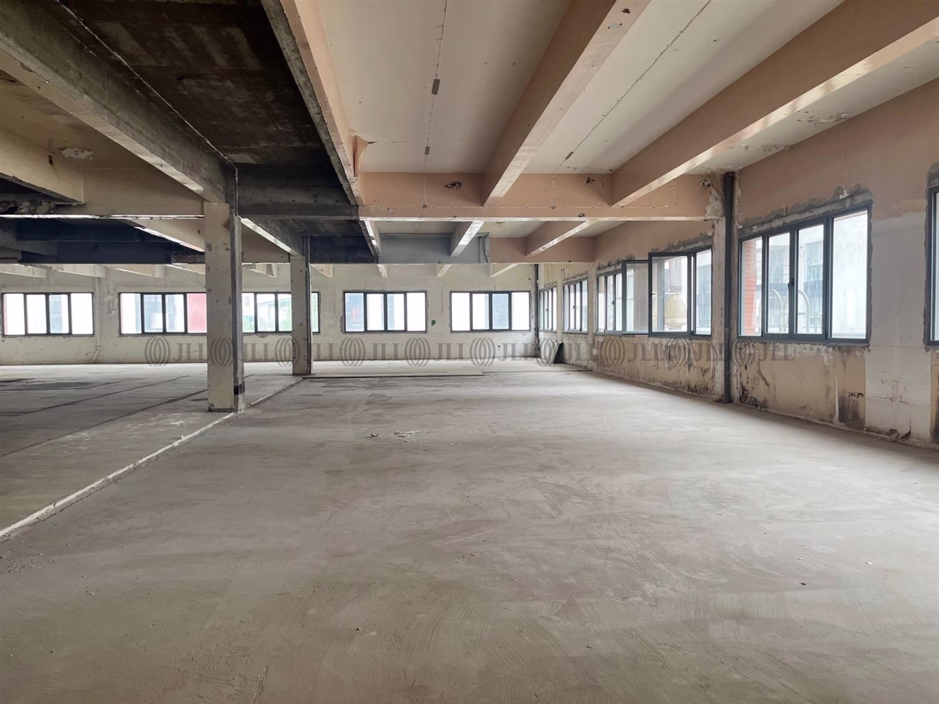 43 RUE DE LA COMMUNE DE PARIS