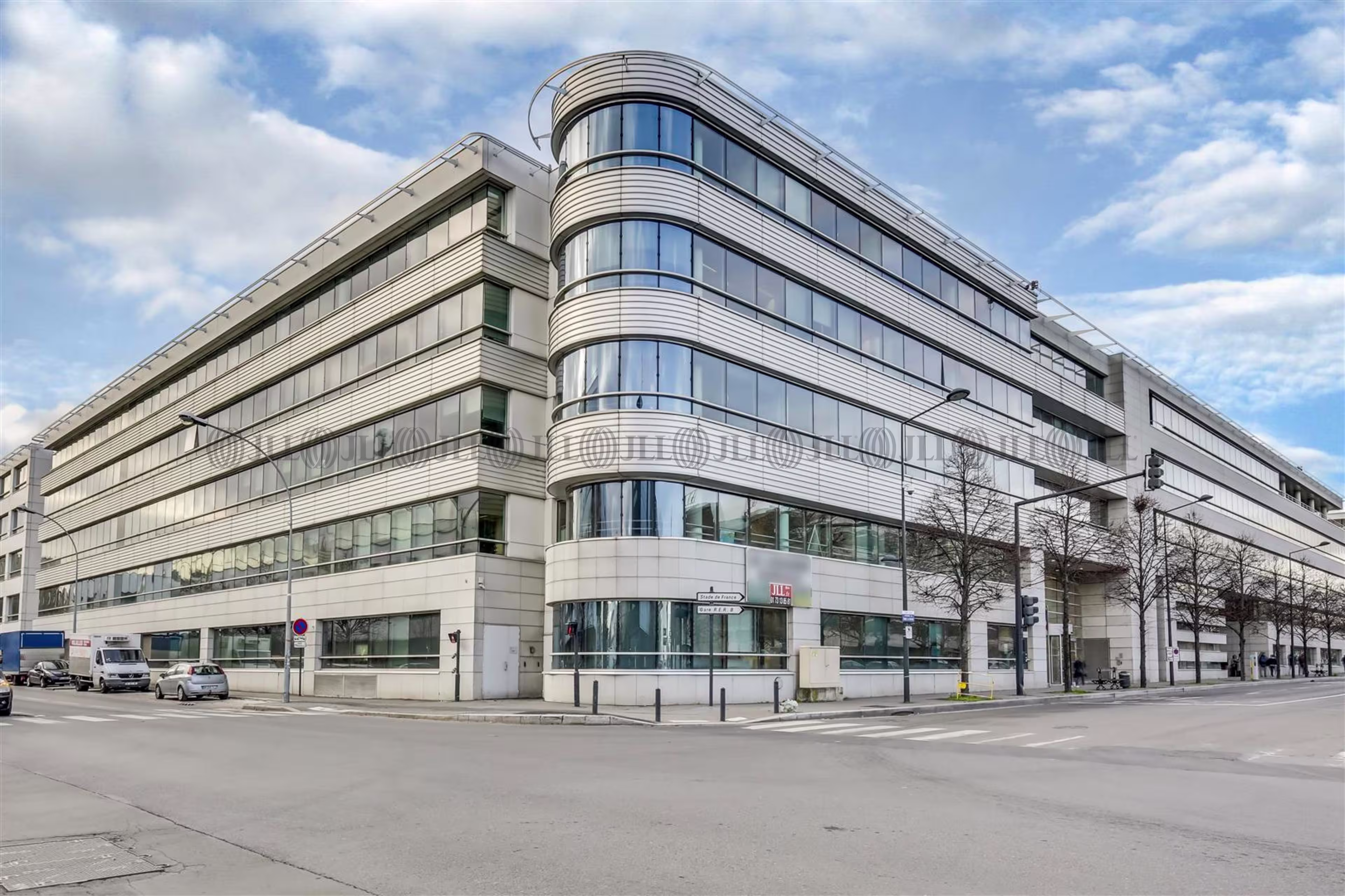 1 AVENUE DU STADE DE FRANCE