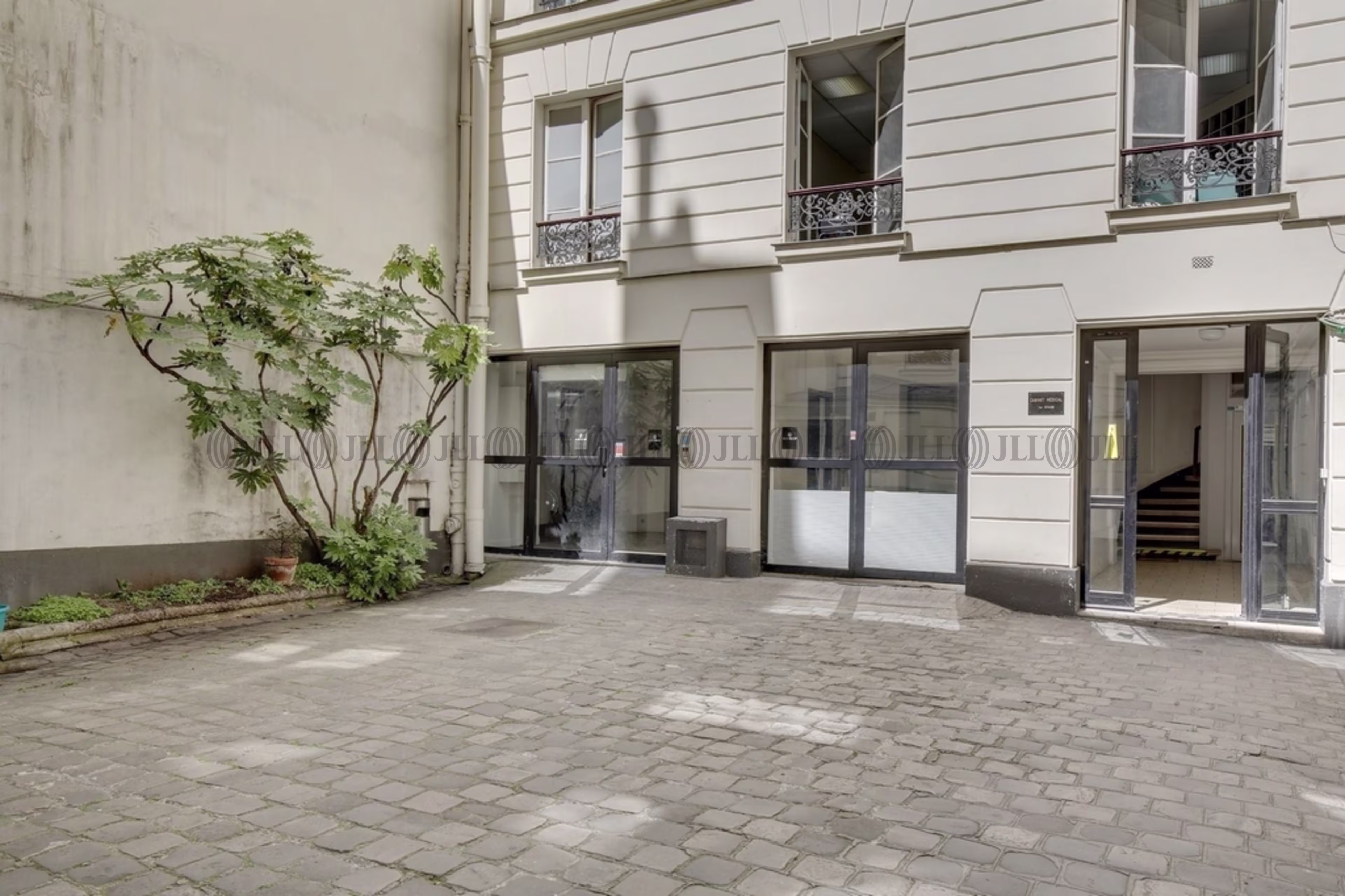 205 RUE DU FAUBOURG SAINT MARTIN