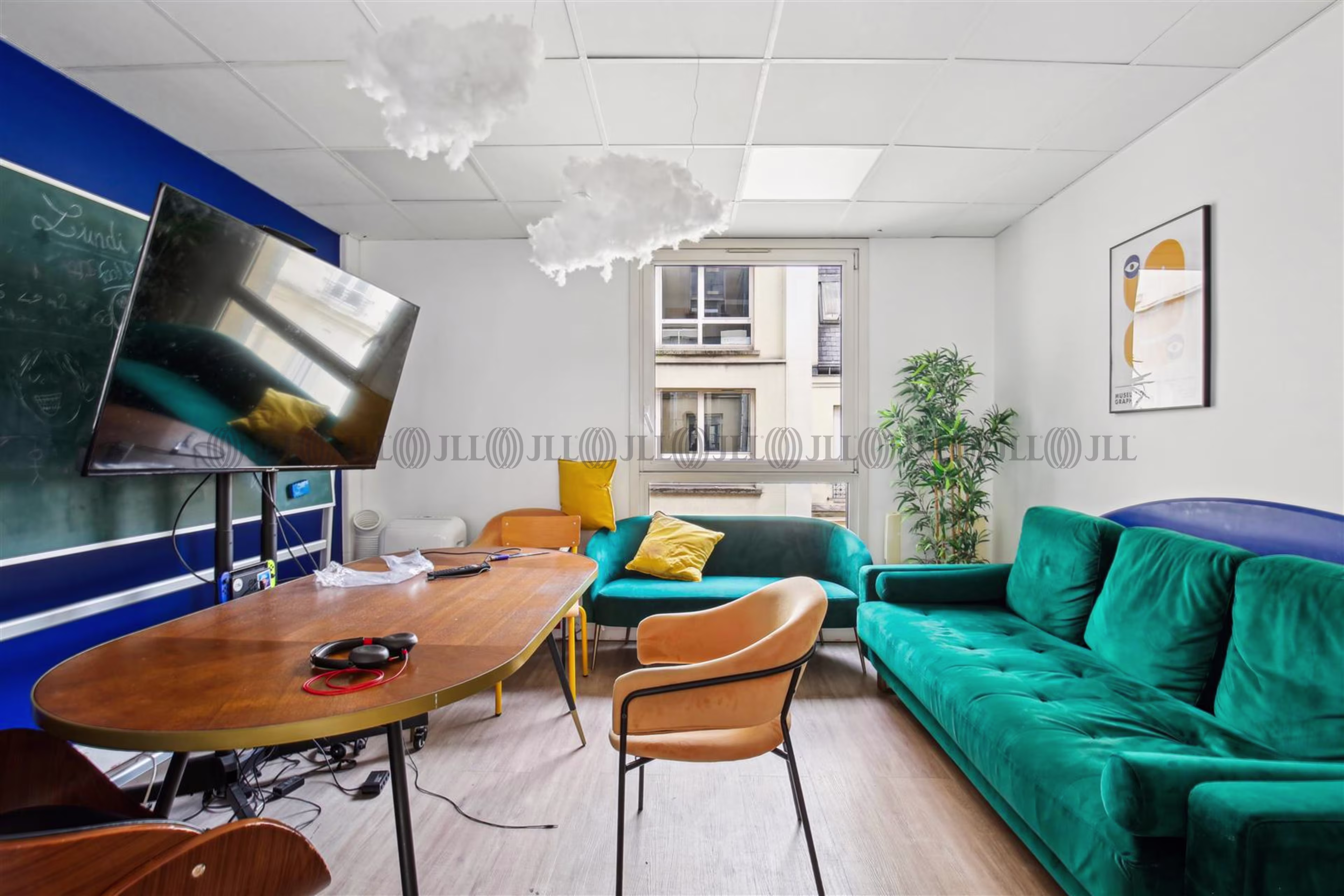 5 RUE DE CHAZELLES