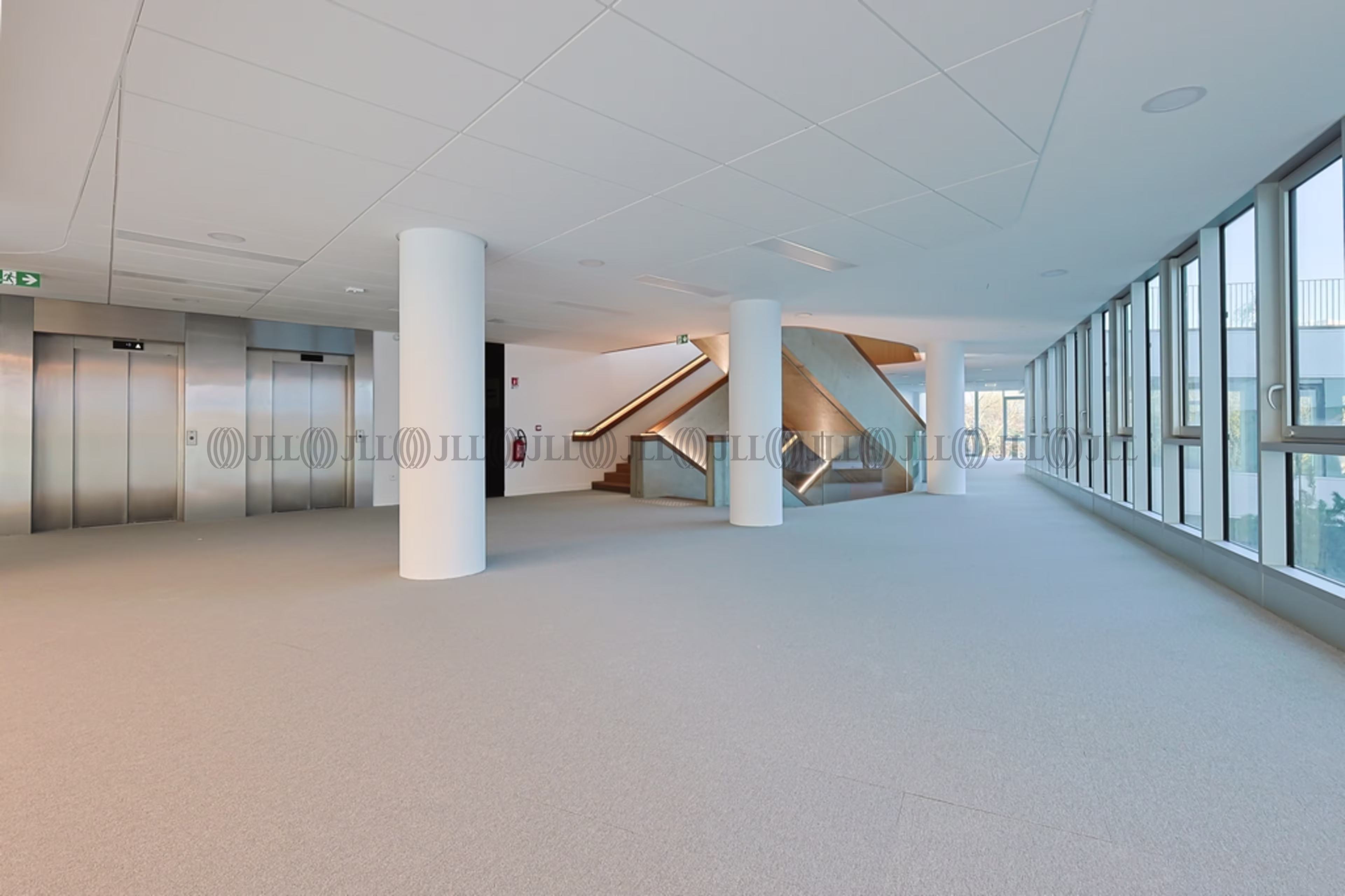 100 BOULEVARD CARNOT