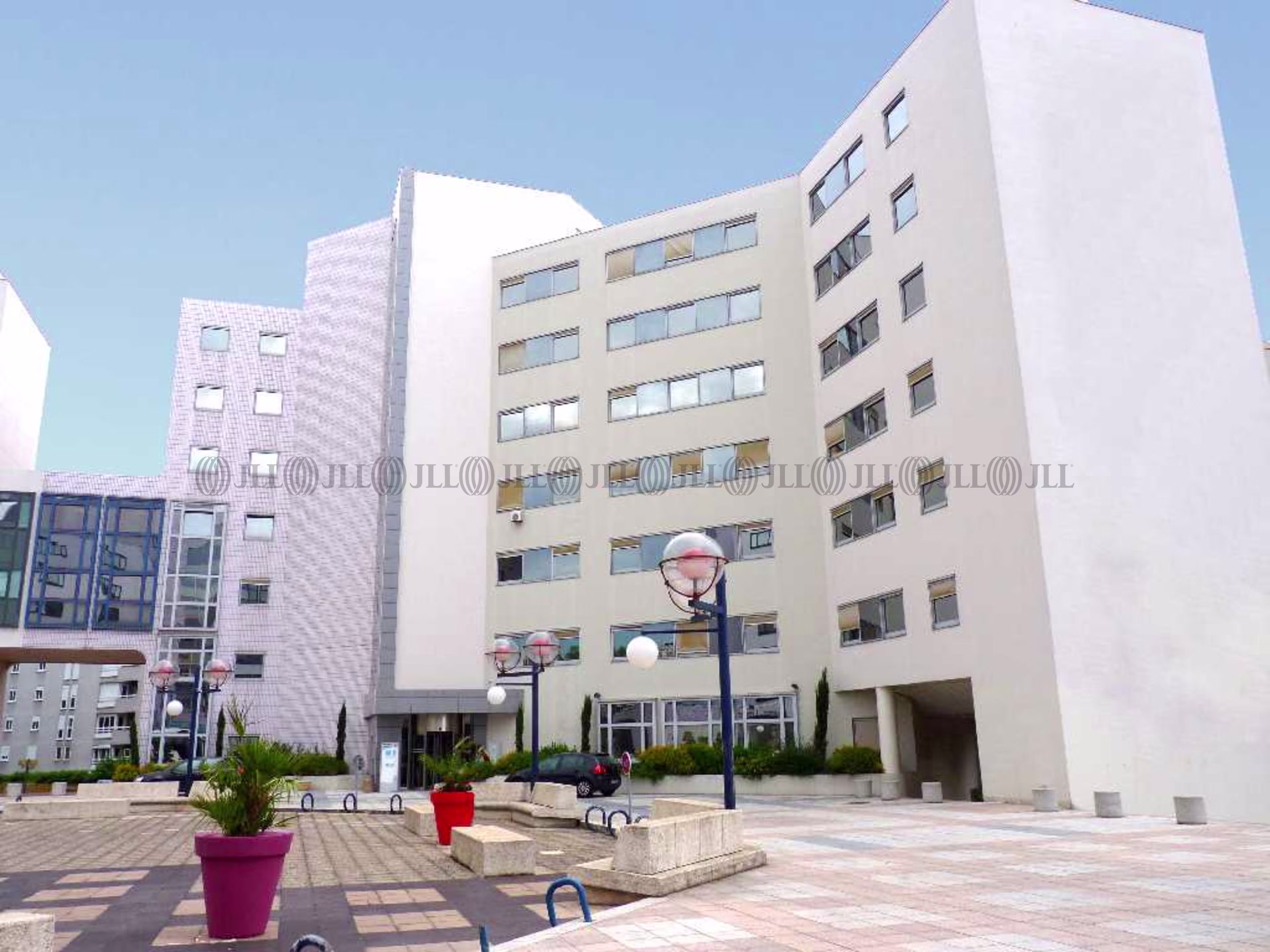 64 AVENUE LECLERC
