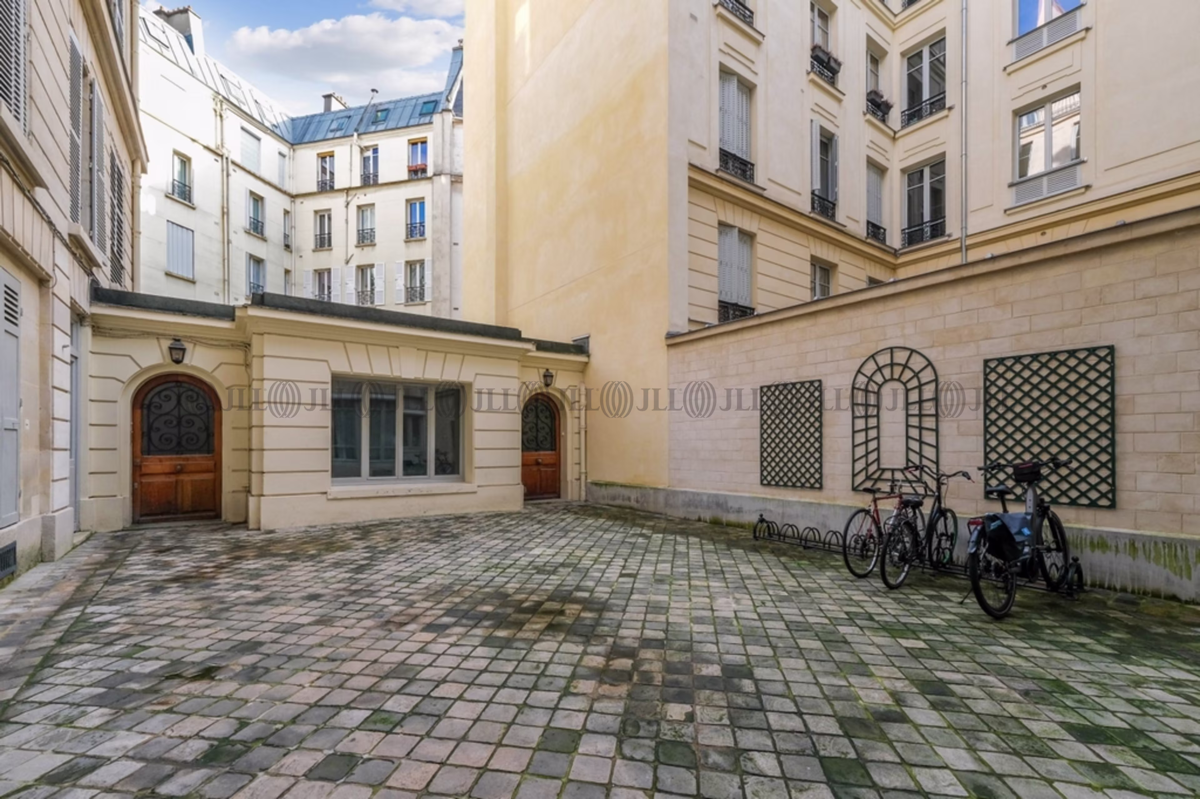20 RUE DE SAINT PETERSBOURG