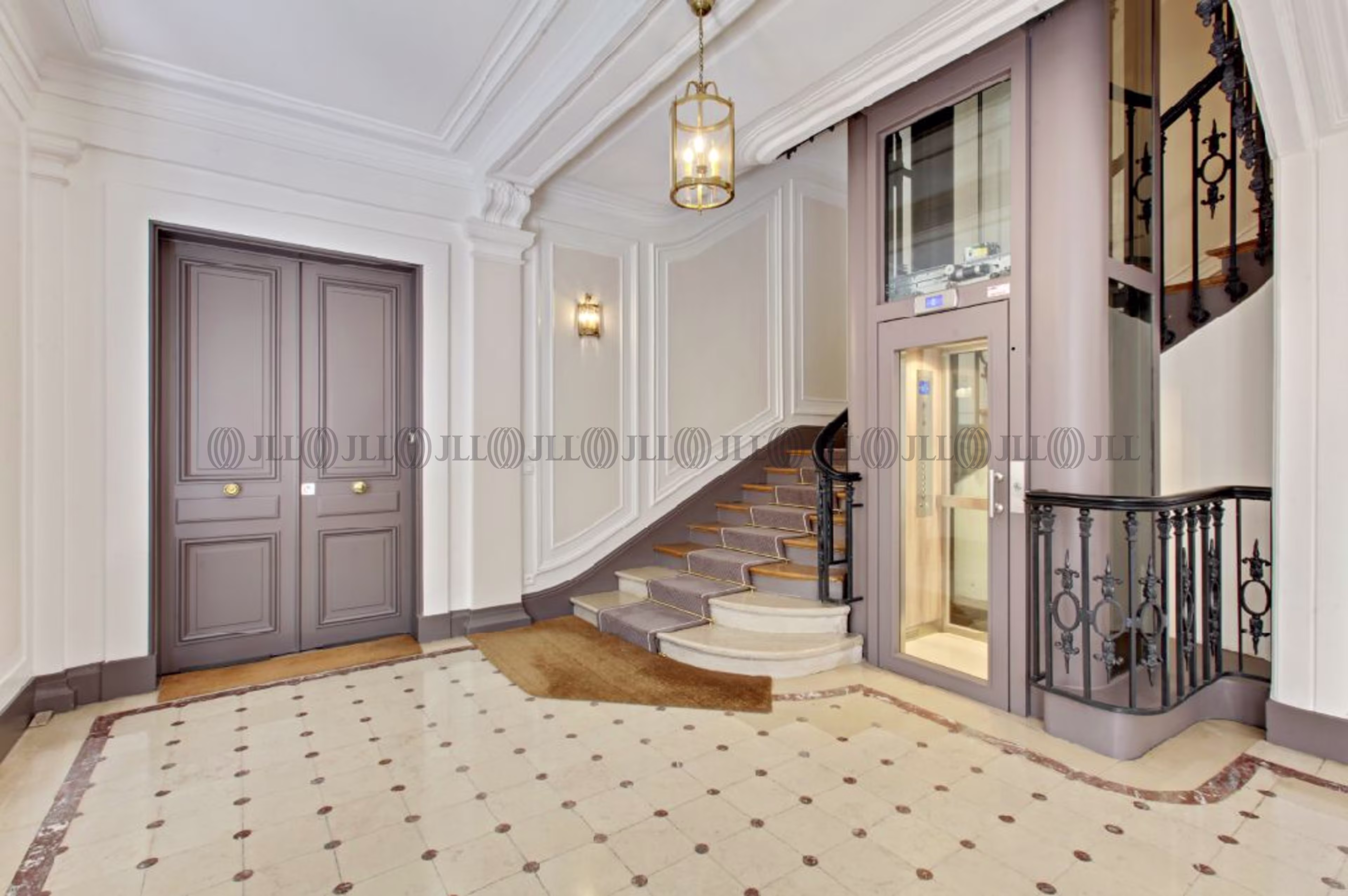 20 RUE DE SAINT PETERSBOURG