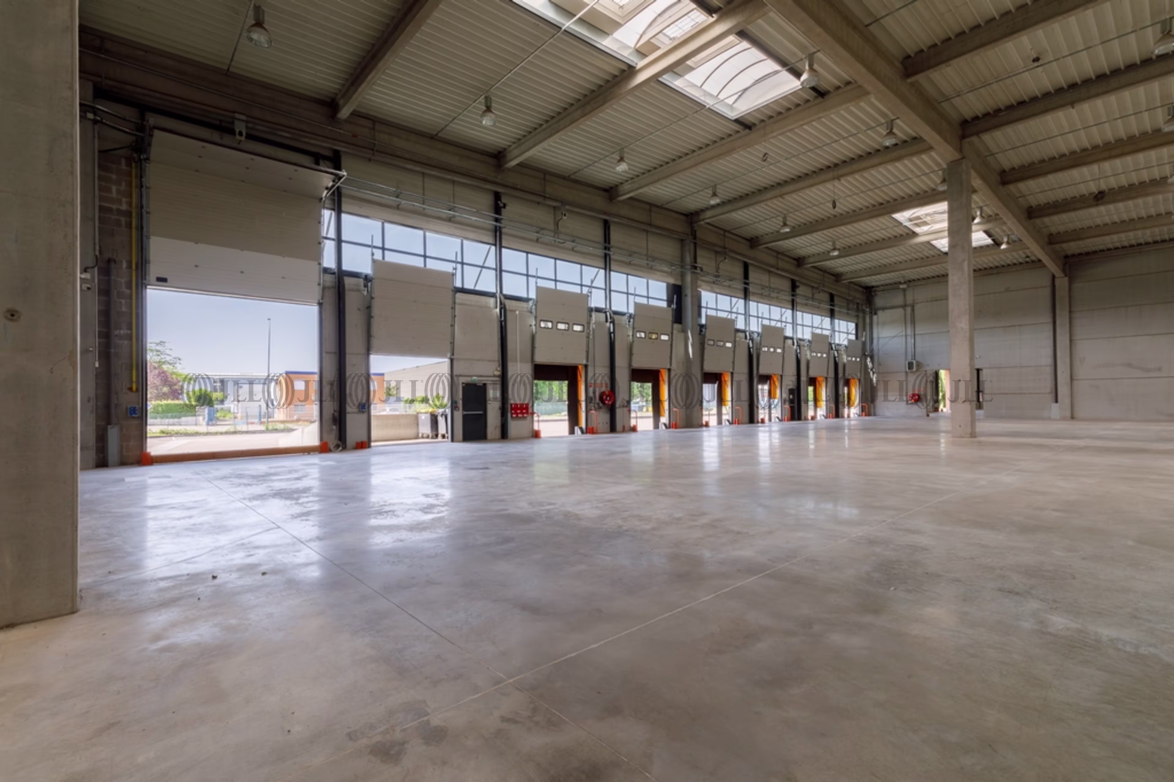 555 RUE DE LA DOMBES