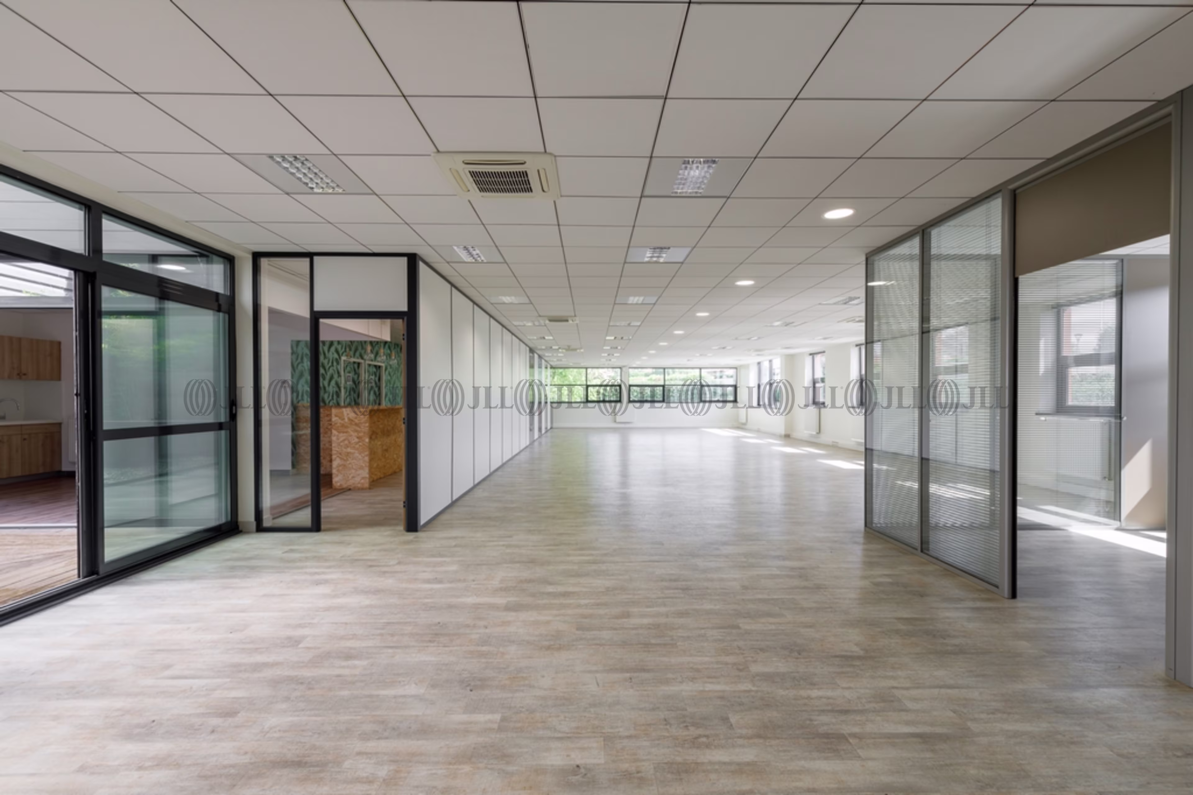 555 RUE DE LA DOMBES