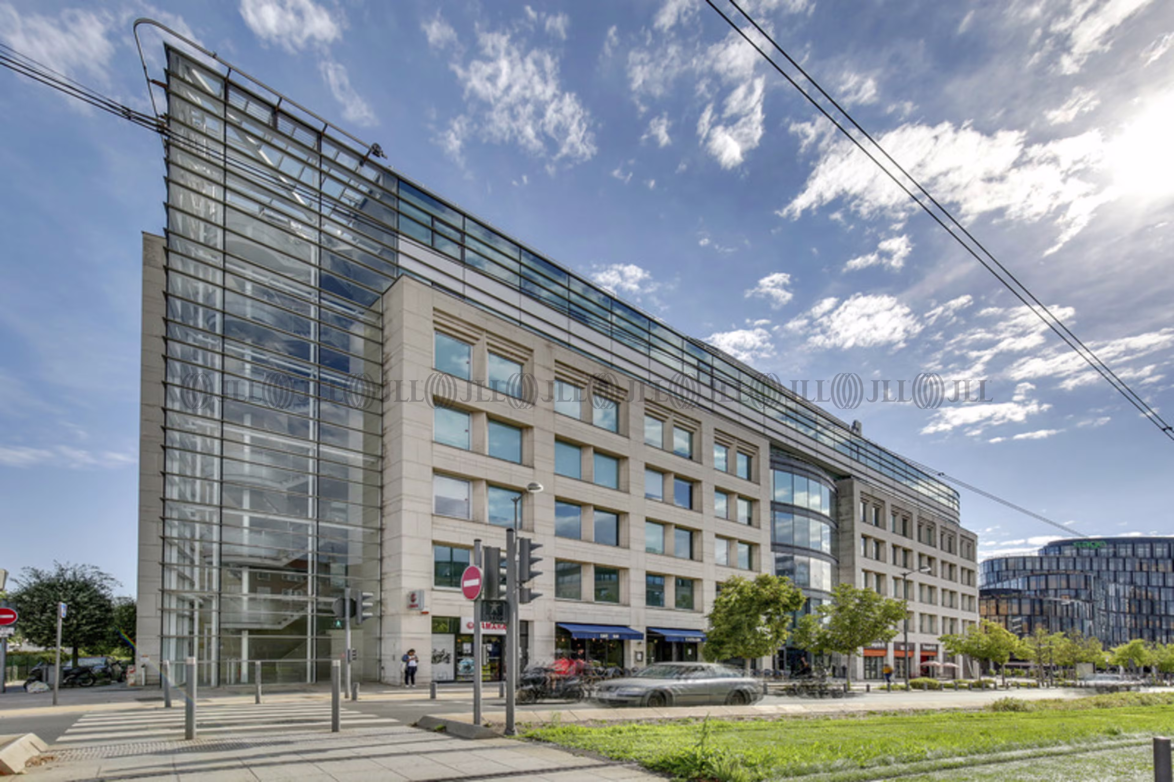 90 BOULEVARD NATIONAL