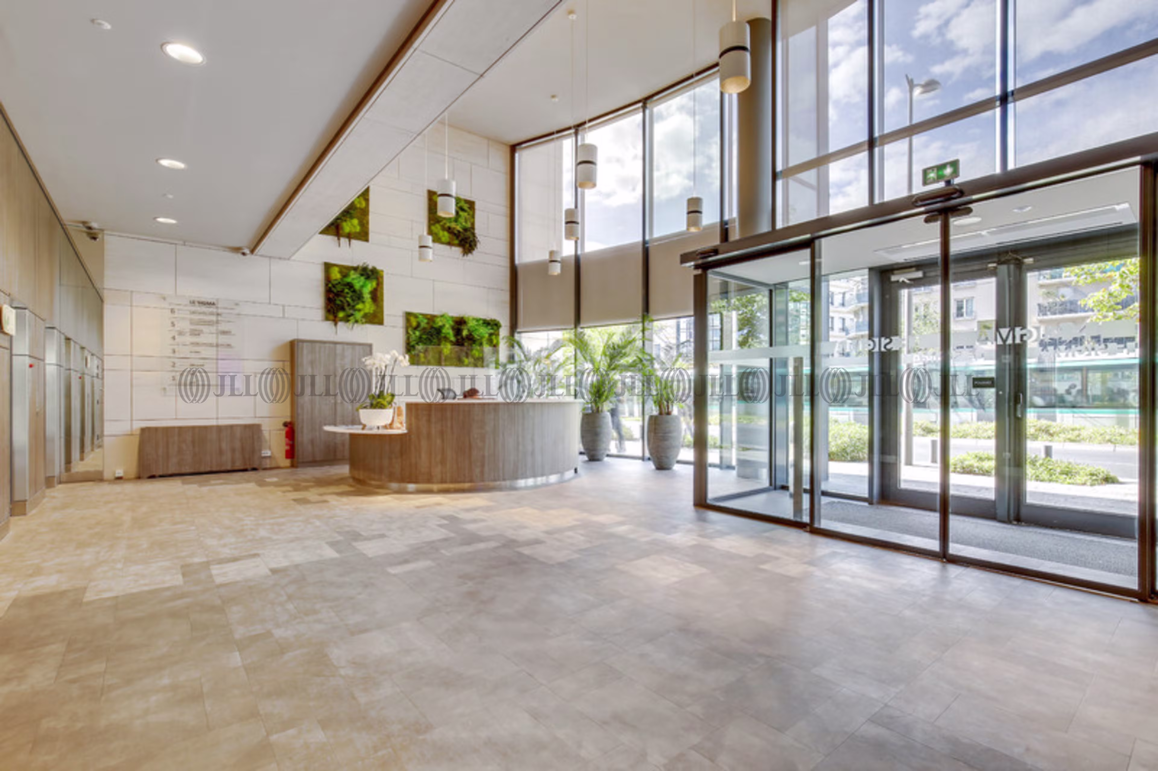 90 BOULEVARD NATIONAL