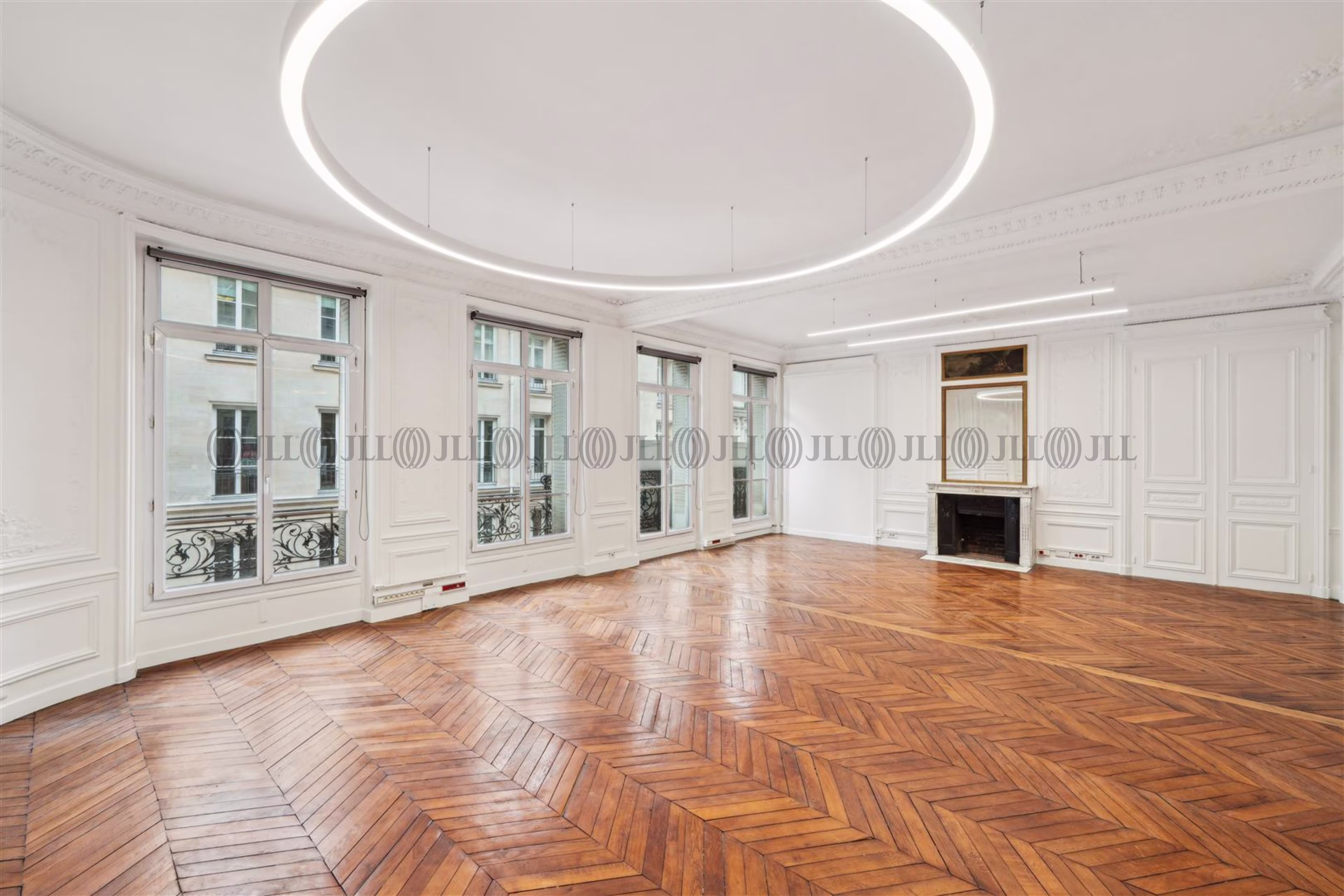 60 RUE DE LA CHAUSSEE D'ANTIN