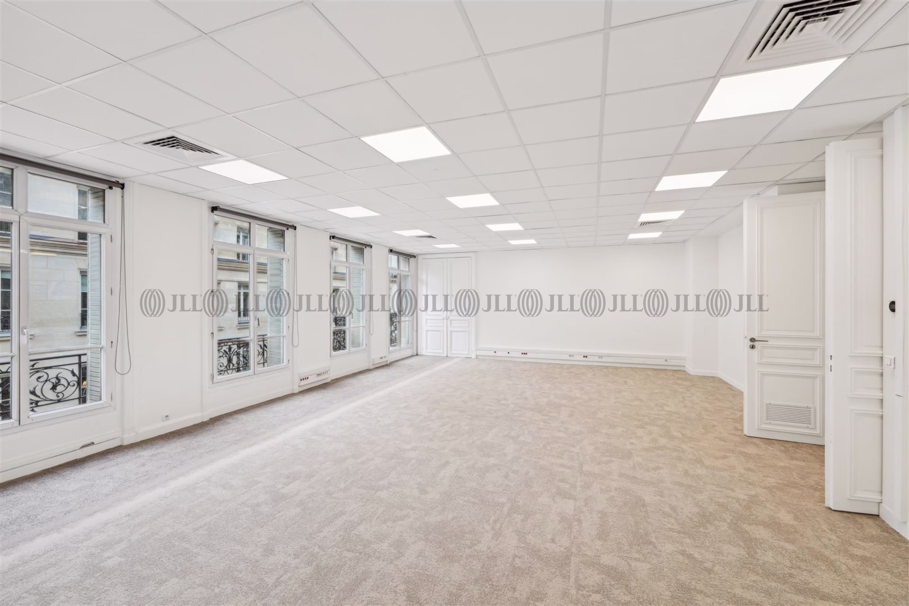 60 RUE DE LA CHAUSSEE D'ANTIN