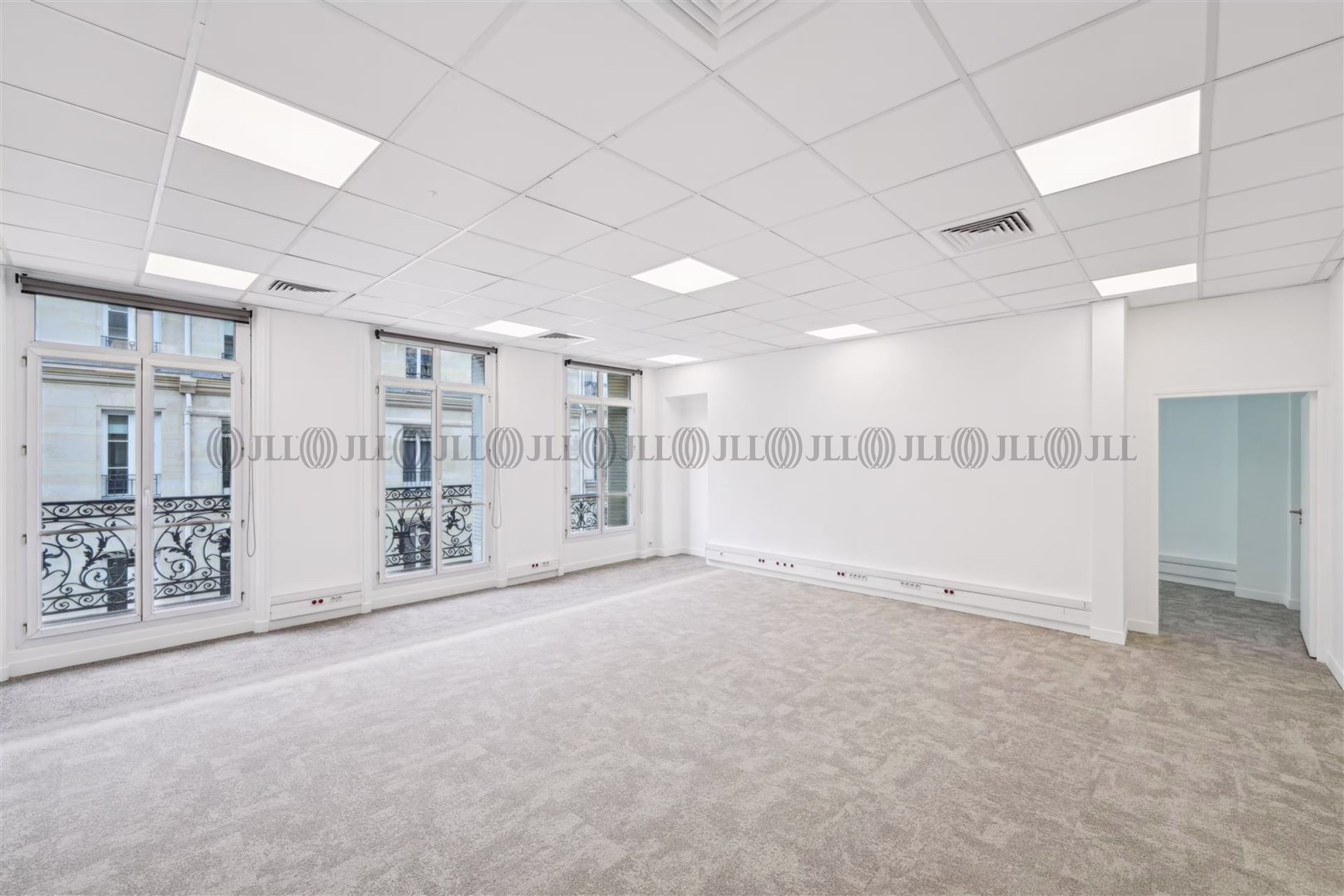 60 RUE DE LA CHAUSSEE D'ANTIN