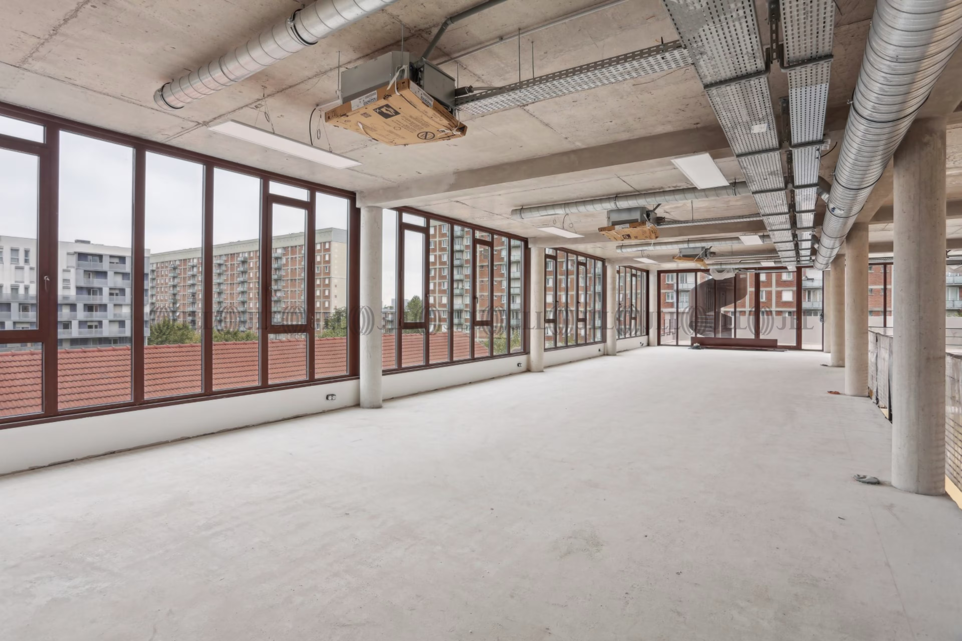 74 AVENUE LENINE