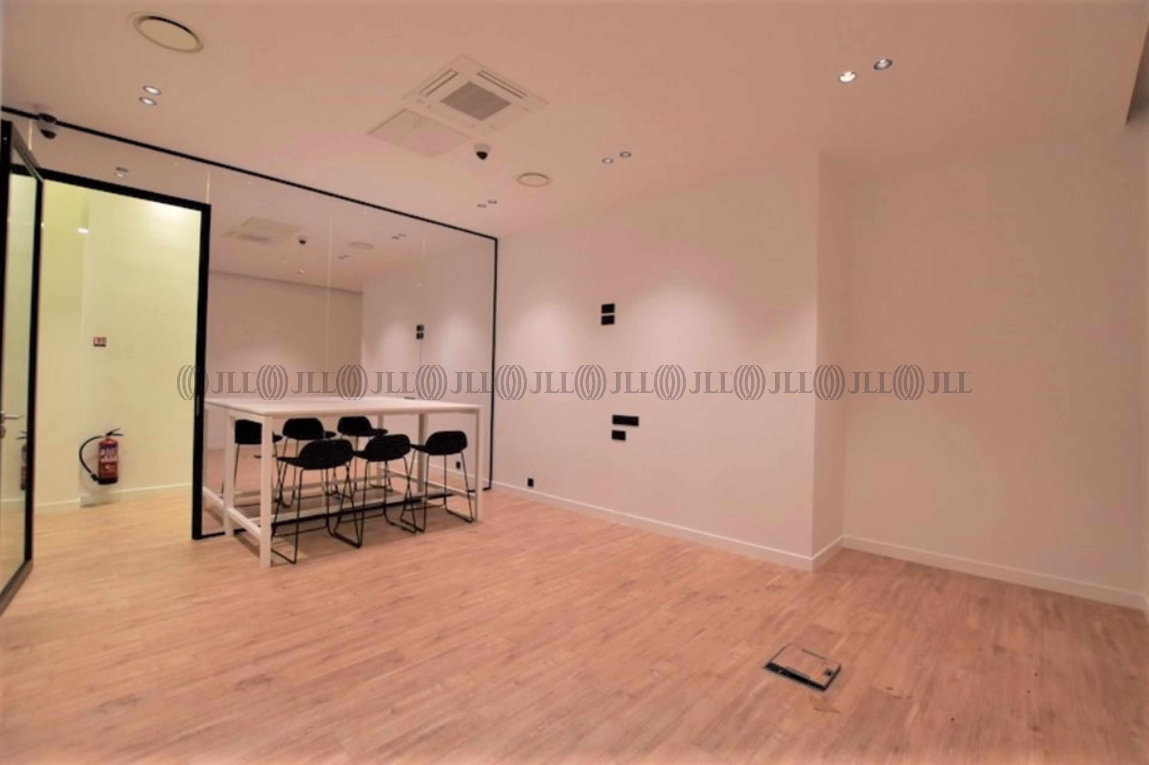 32 RUE DE PARADIS