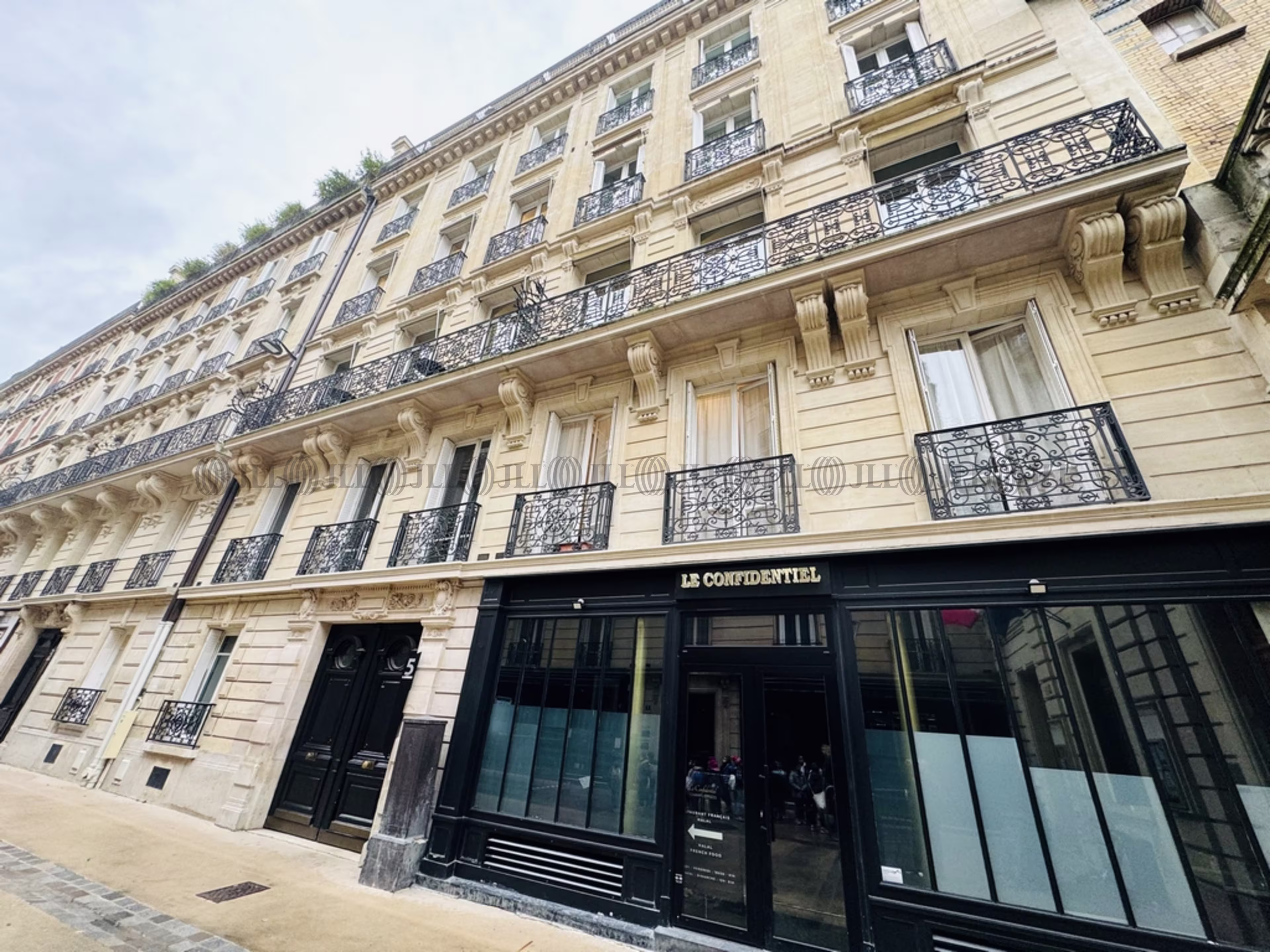 3 RUE ROBERT ESTIENNE