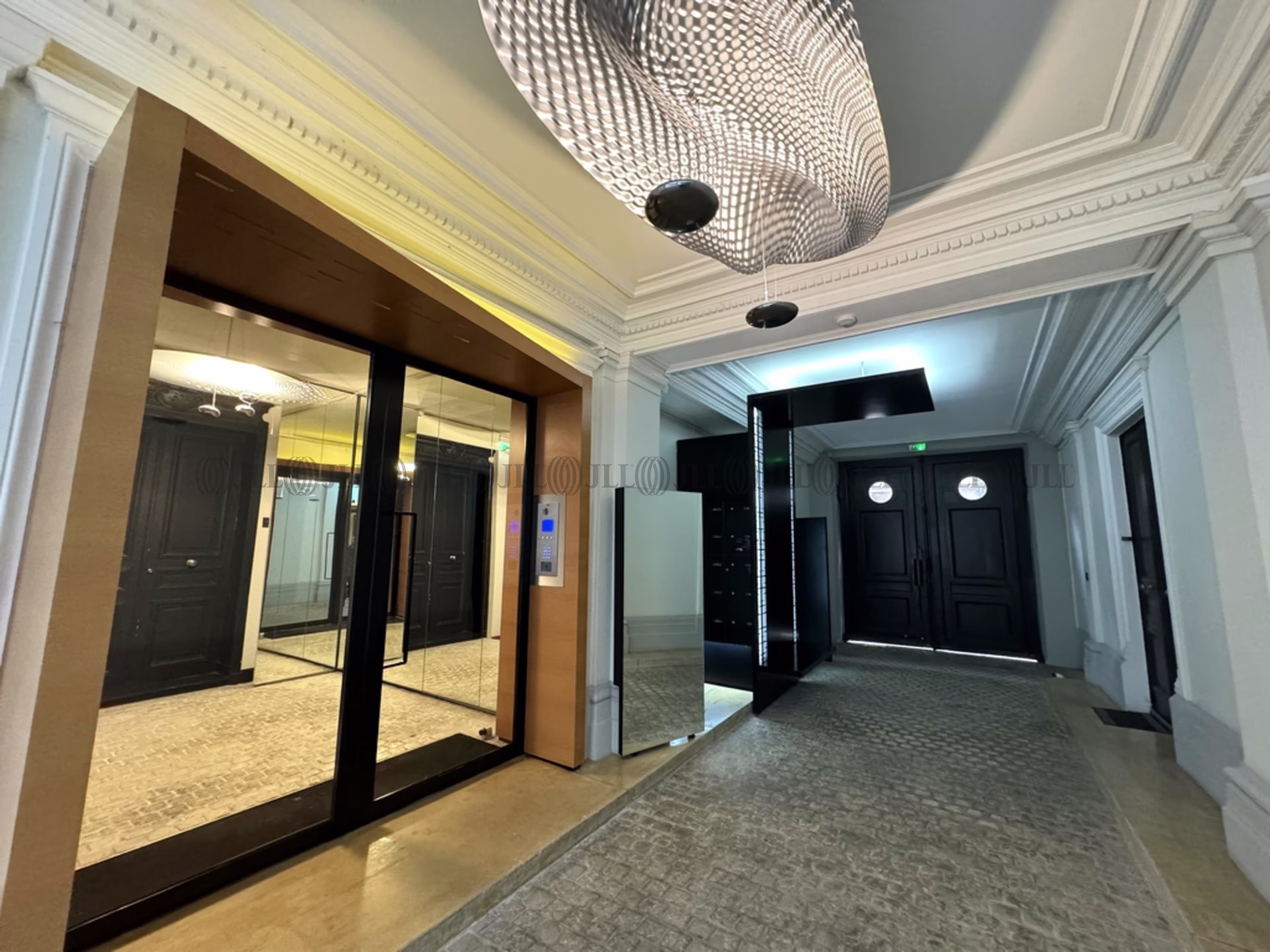 3 RUE ROBERT ESTIENNE