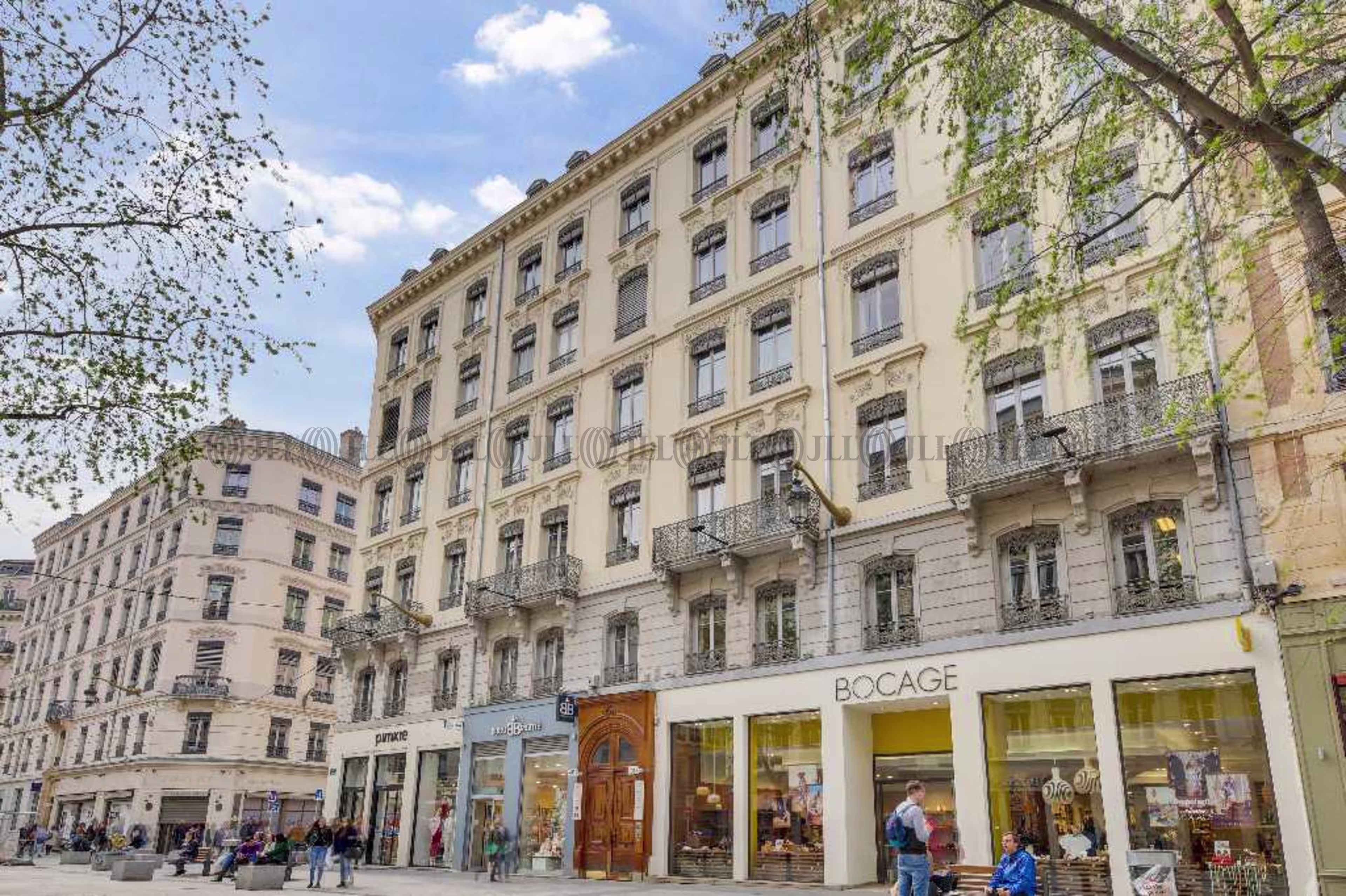 30 RUE DE LA REPUBLIQUE