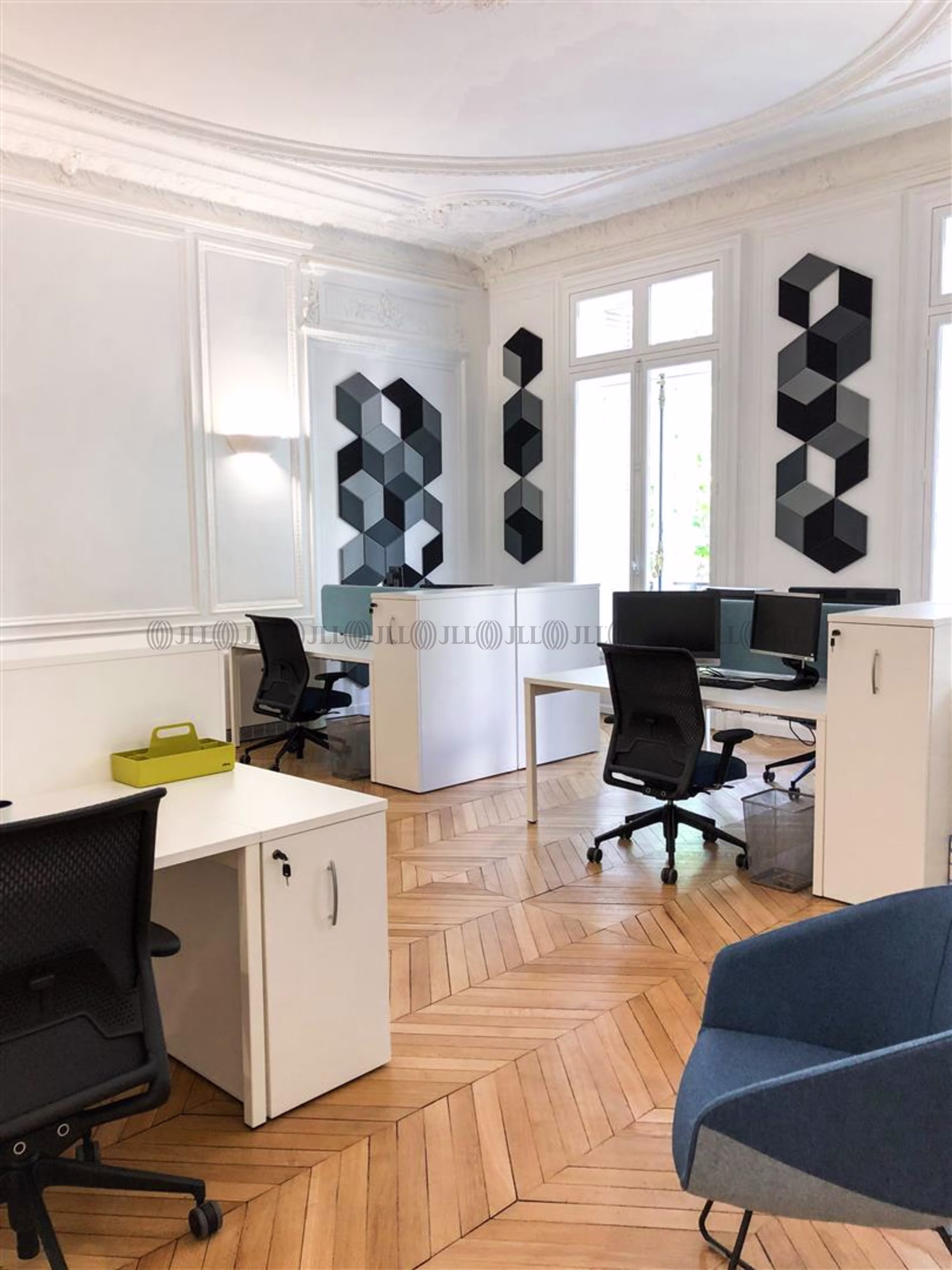 153 BOULEVARD HAUSSMANN