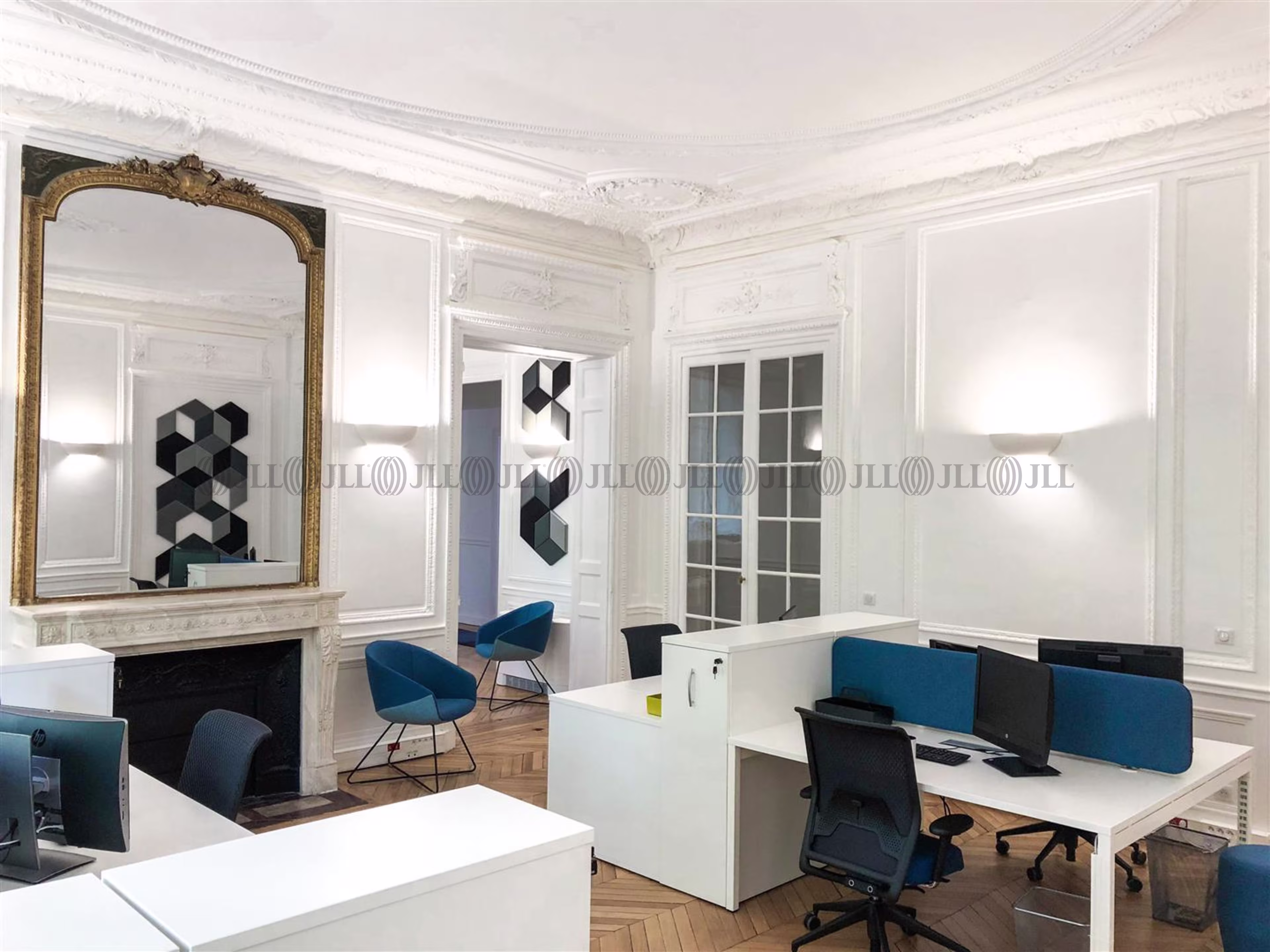 153 BOULEVARD HAUSSMANN
