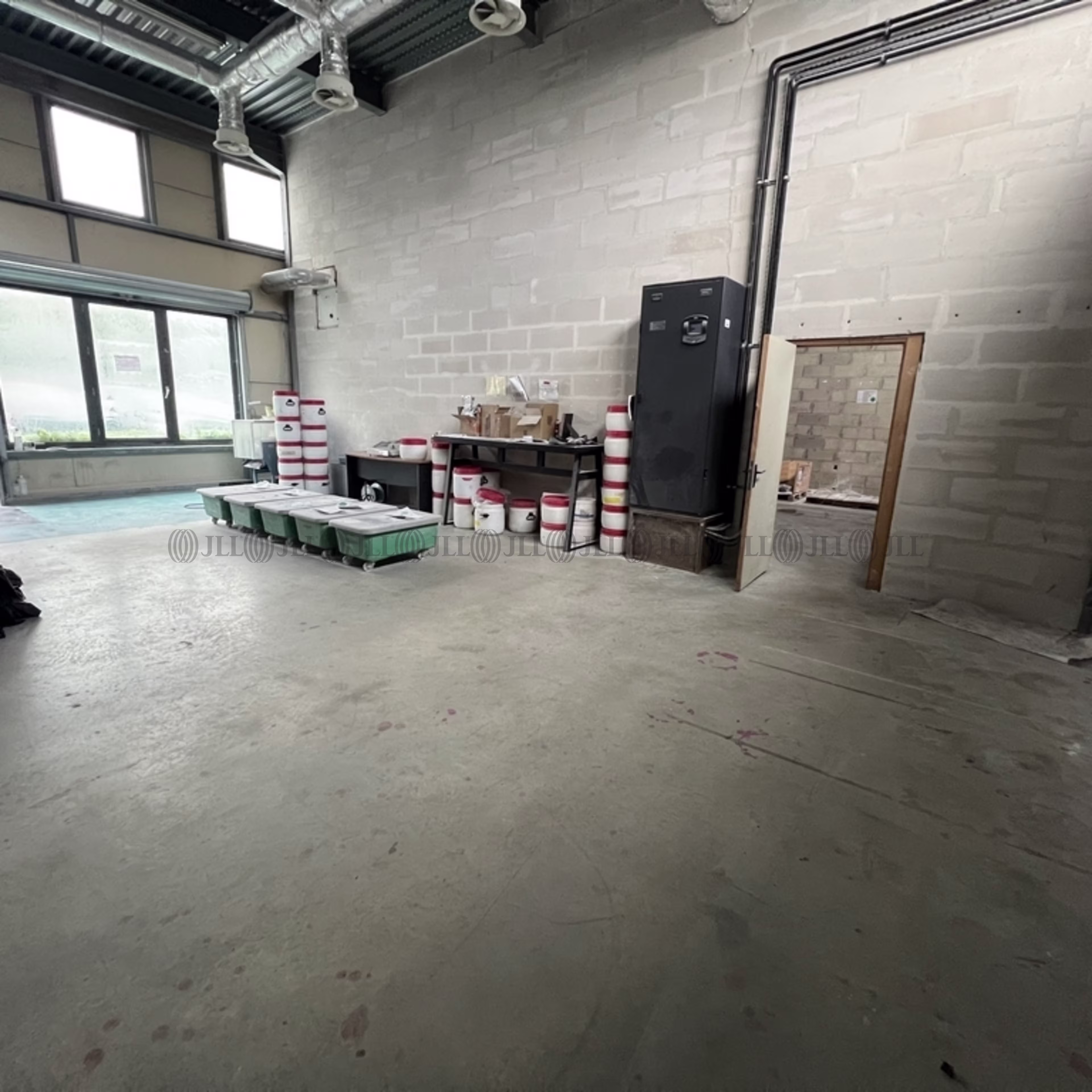 23-27 AVENUE LOUIS DE BROGLIE