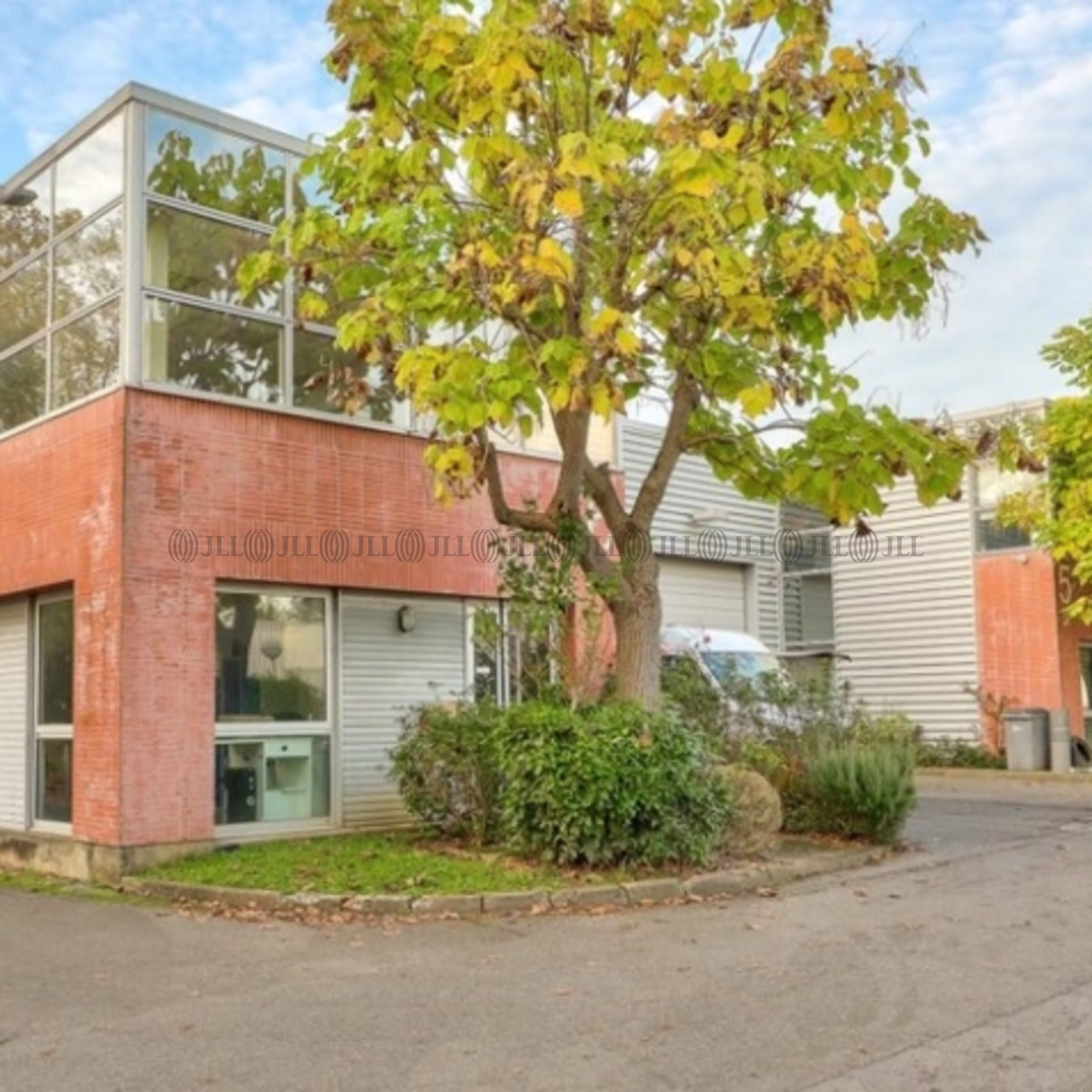 4 AVENUE PIERRE SALVI