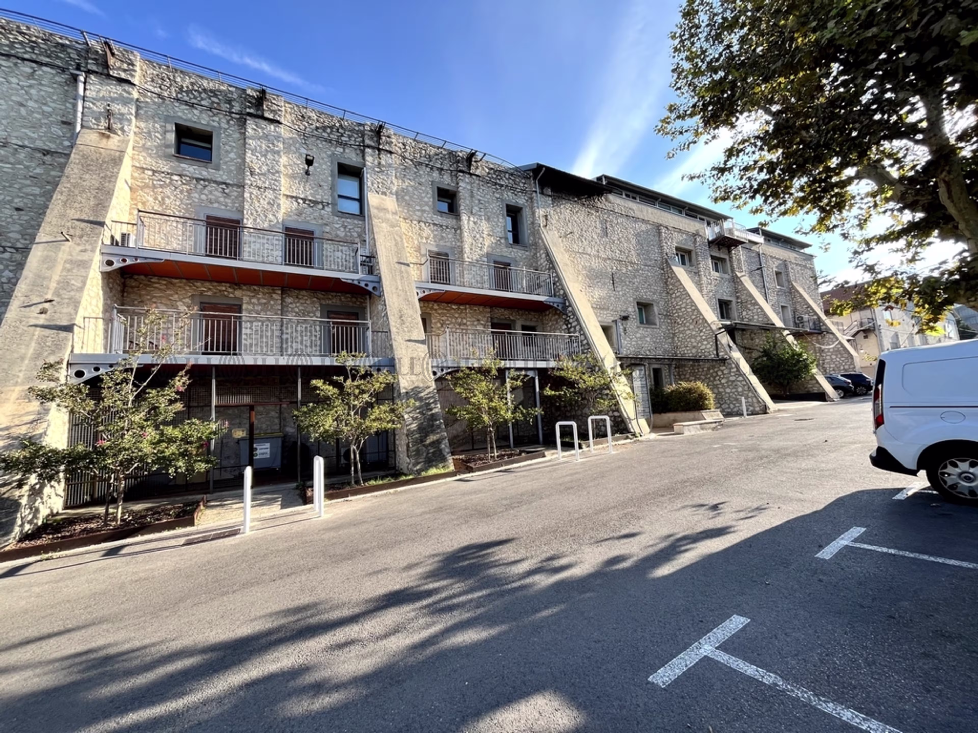 27 BOULEVARD CHARLES MORETTI