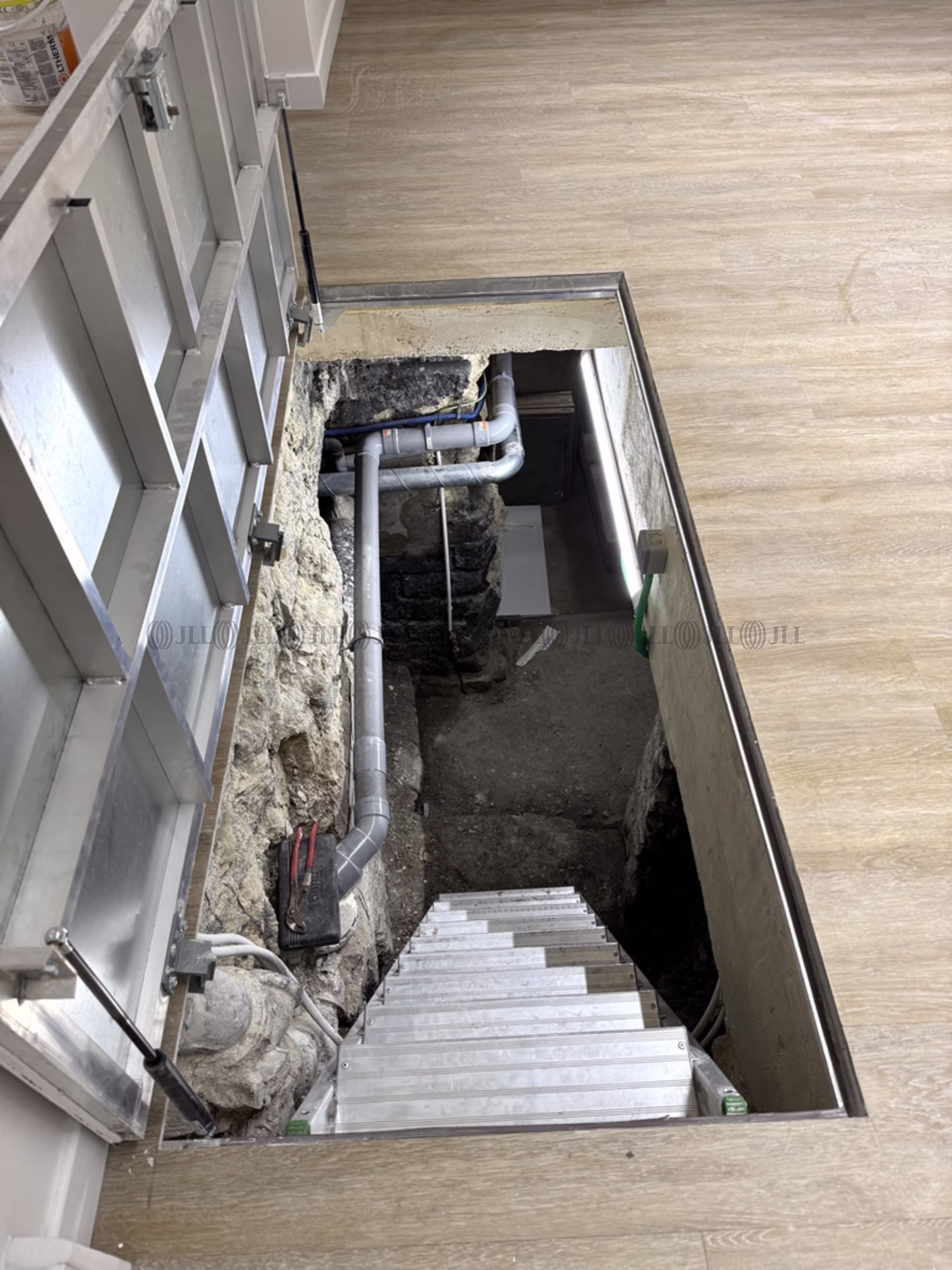 9 PASSAGE DUBAIL