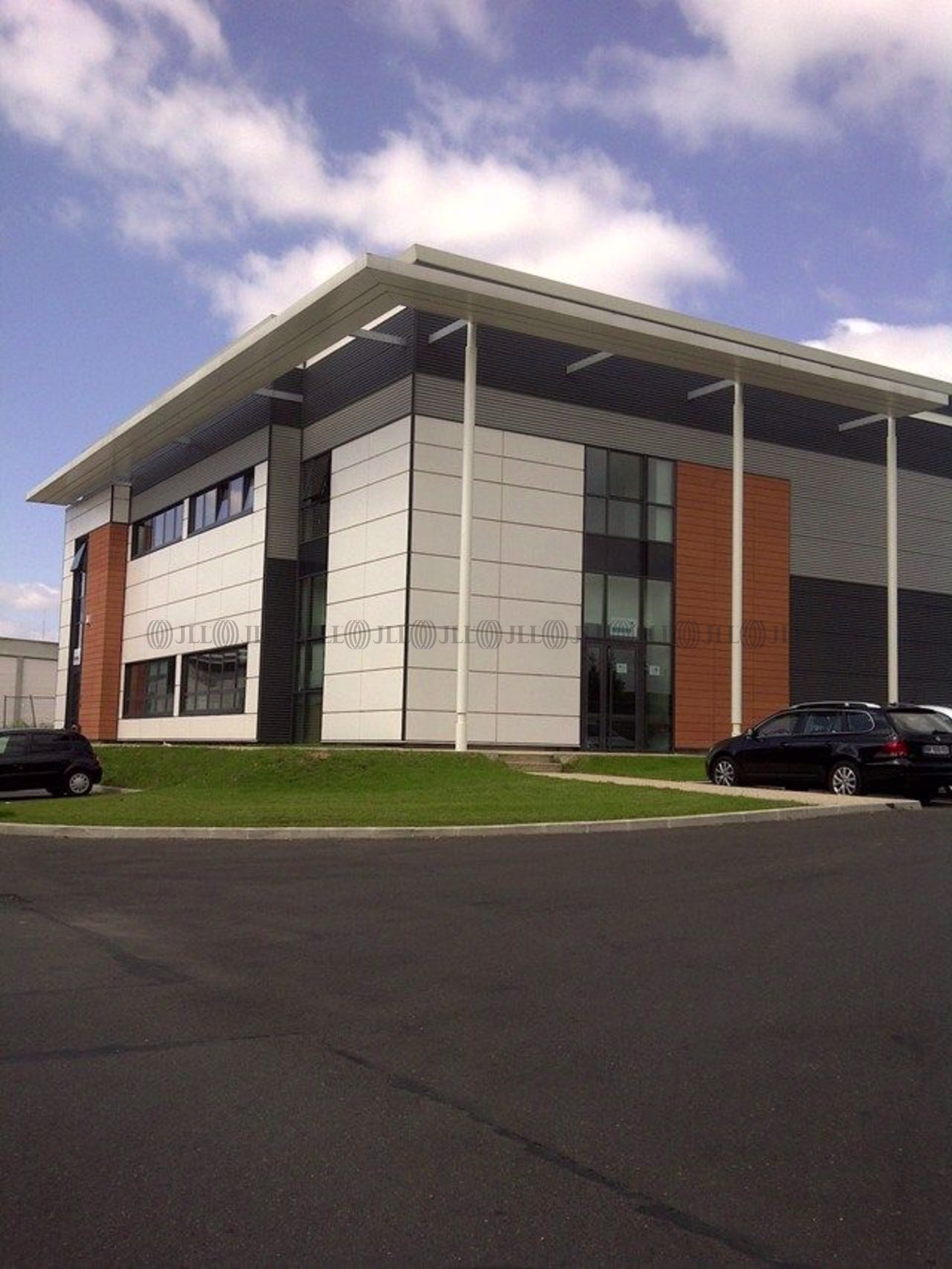 99-101 AVENUE LOUIS ROCHE
